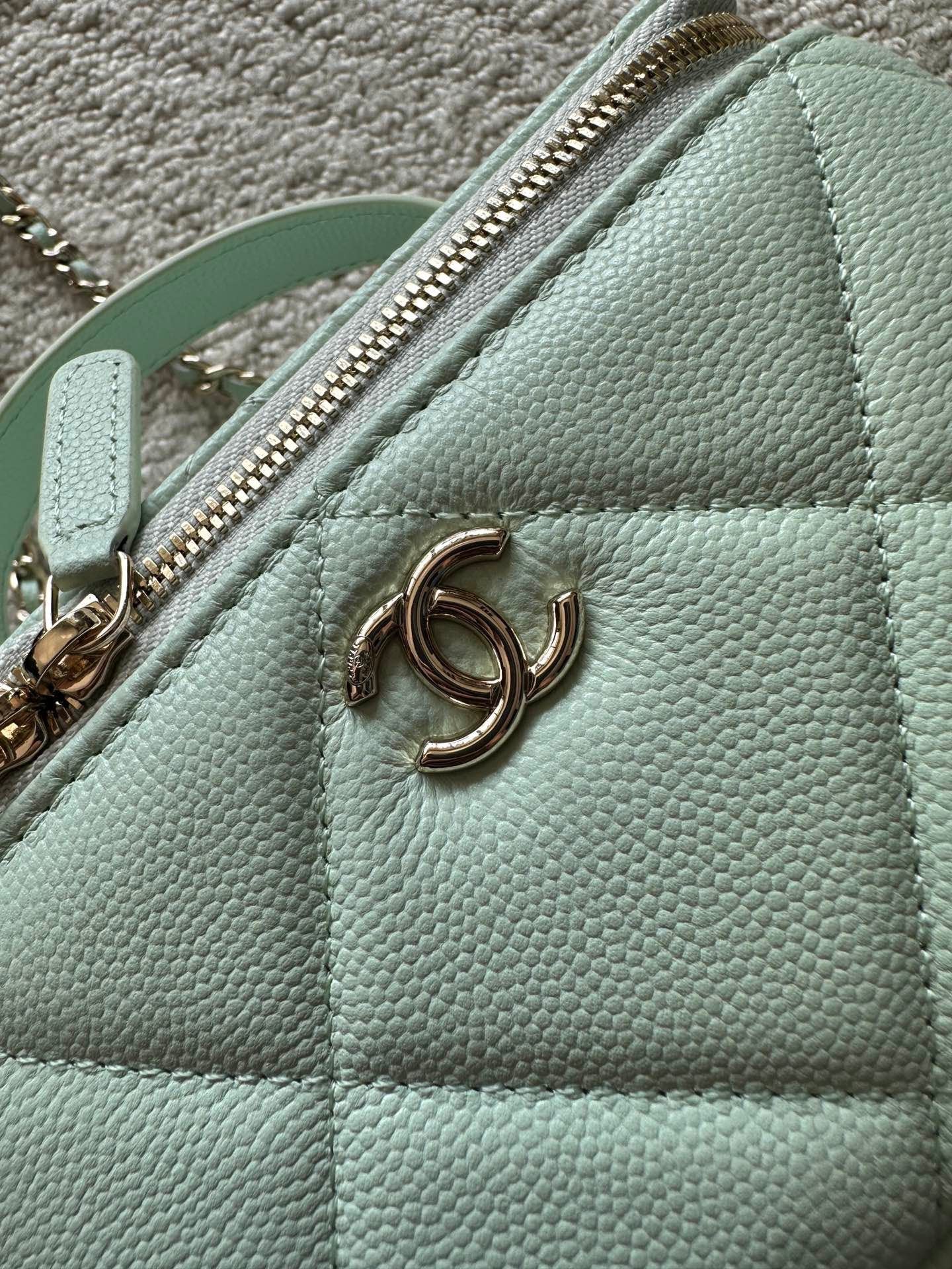 Chanel 2025 Vanity 17cm Bag Mint Green Caviar Leather 320297