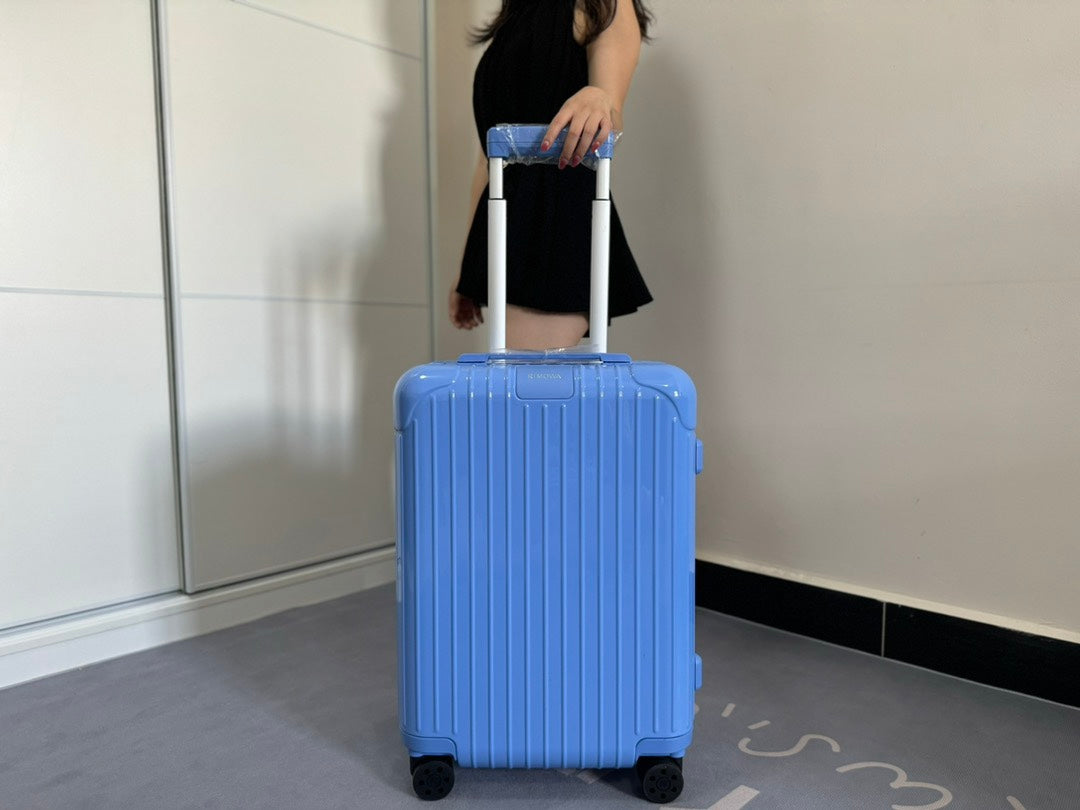 Rimowa 2025 Essential Suitcase Ocean Blue Polycarbonate 274086