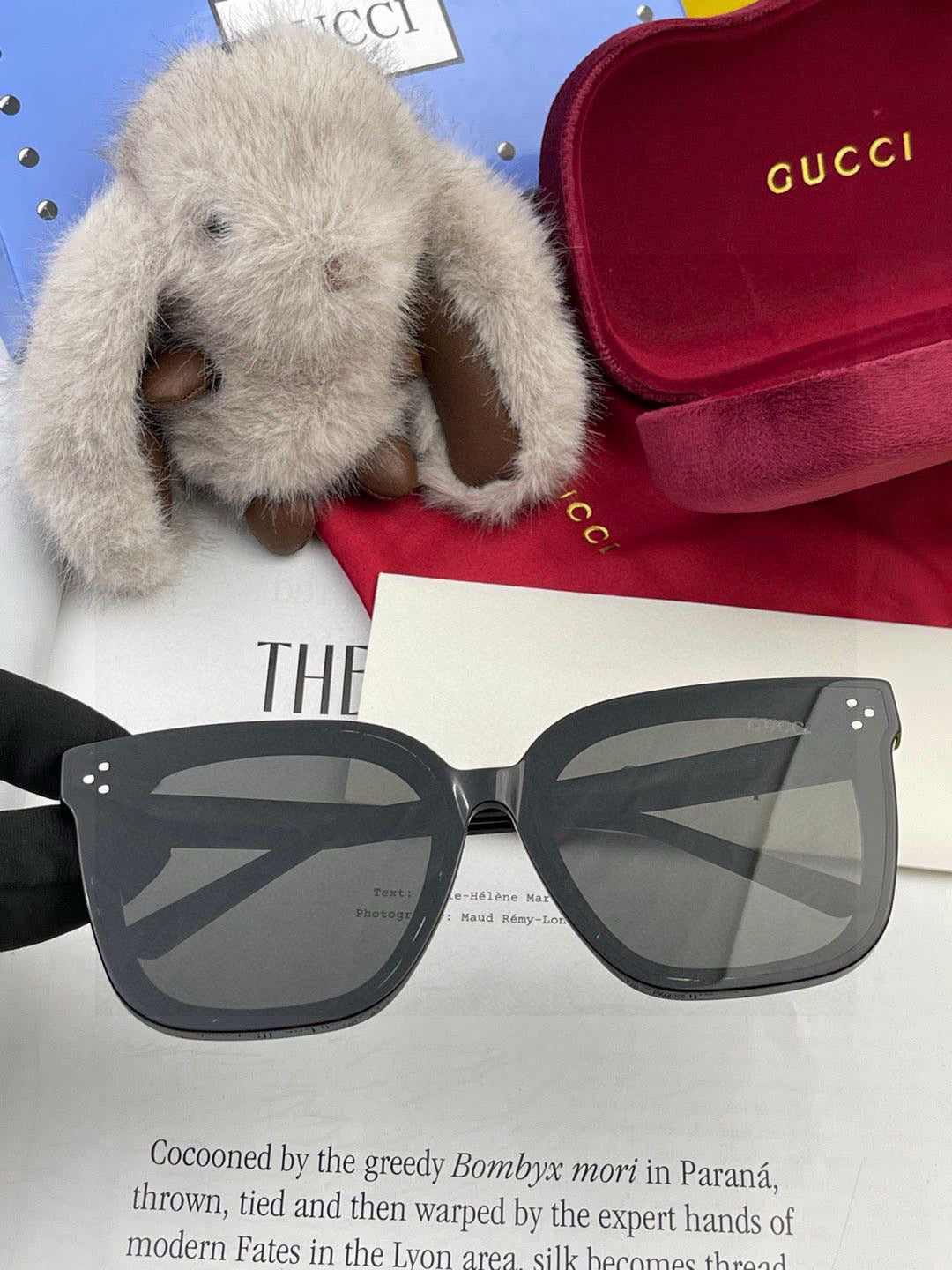 Gucci Sunglasses 560806