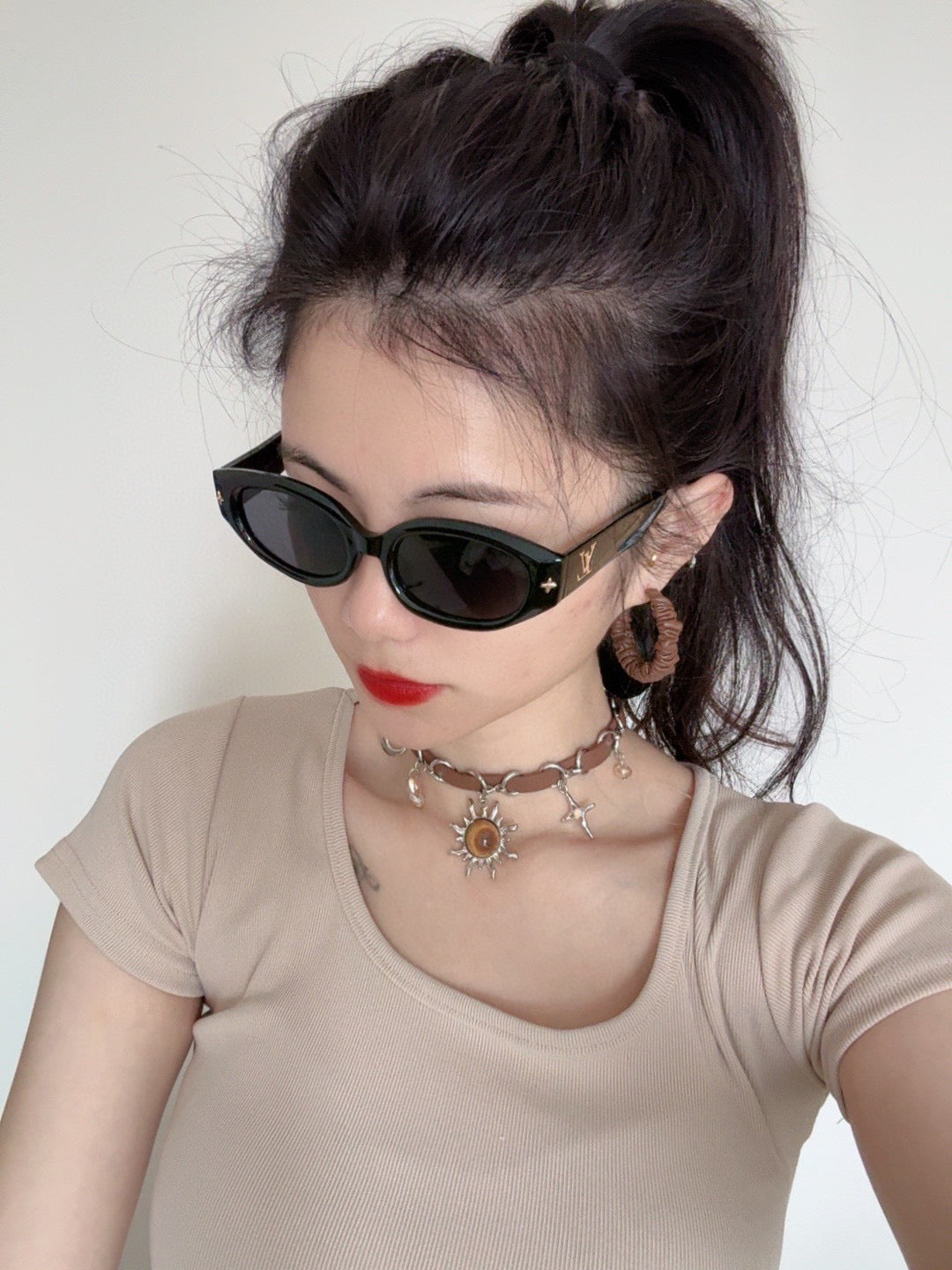 CAT EYE SUNGLASSES L1335 IN BLACK ACETATE