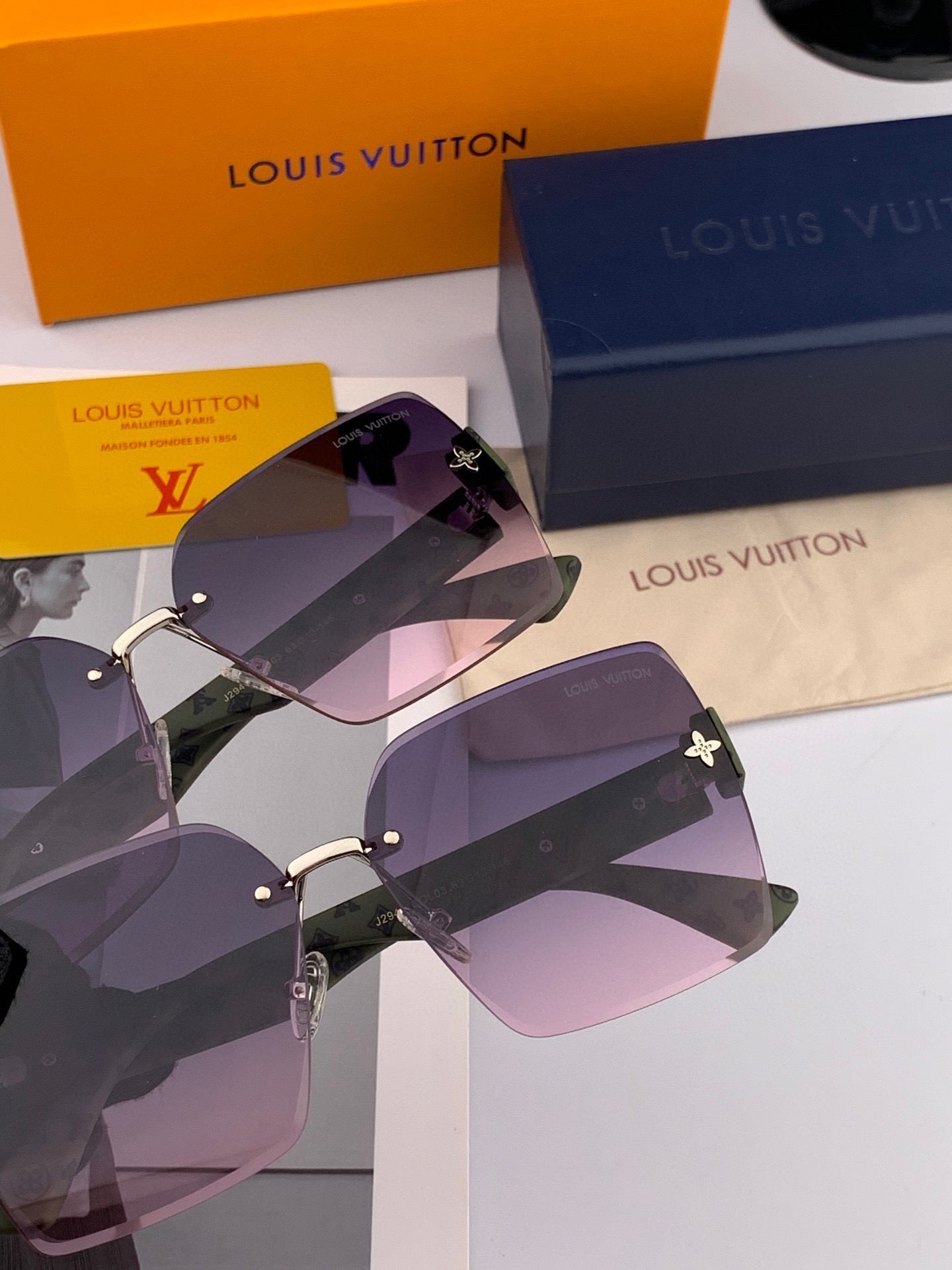 SQUARE SUNGLASSES L1294 IN GREEN ACETATE PURPLE LENSES