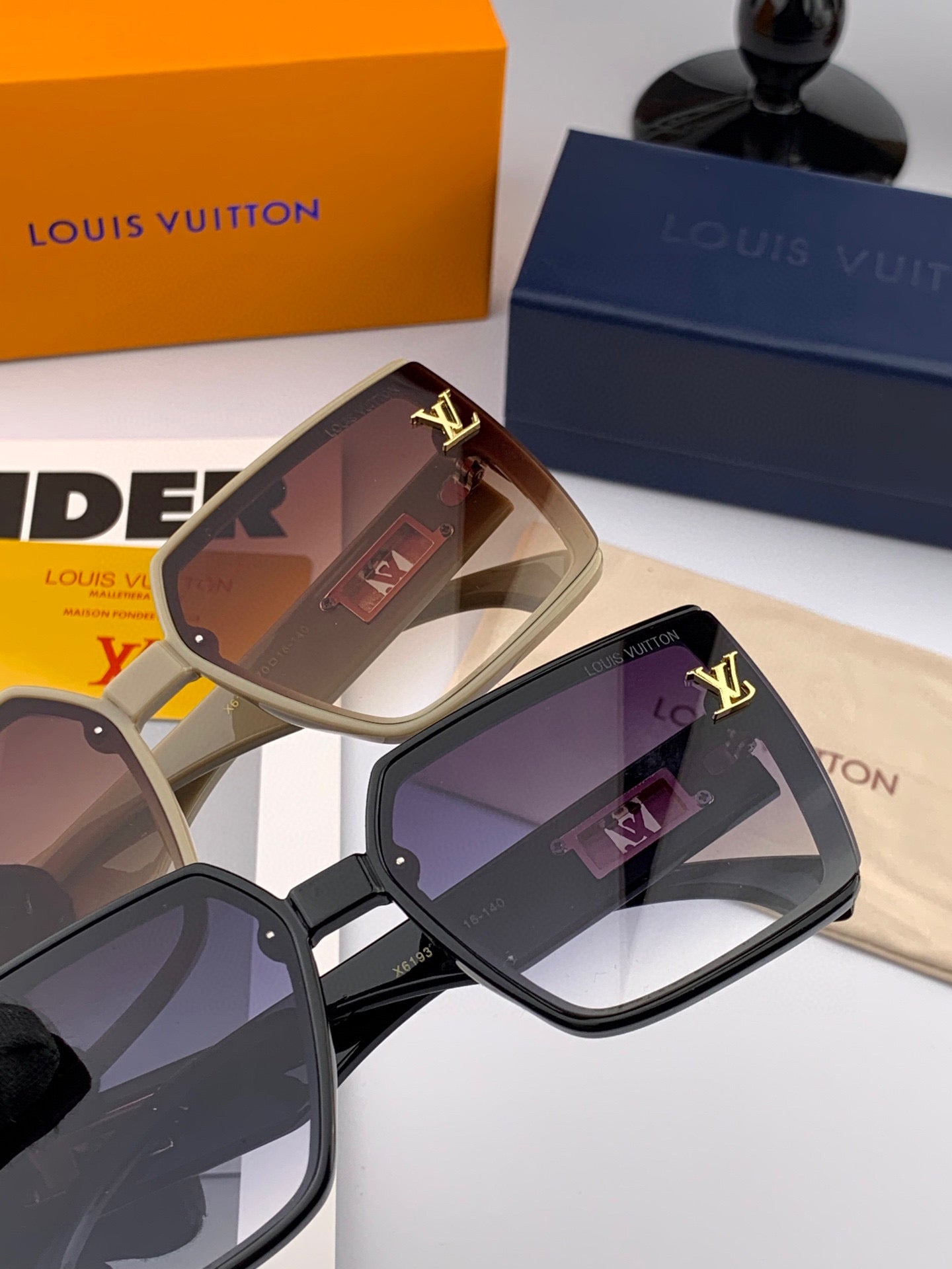 MONOGRAM SUNGLASS L3619 IN ACETATE FRAME