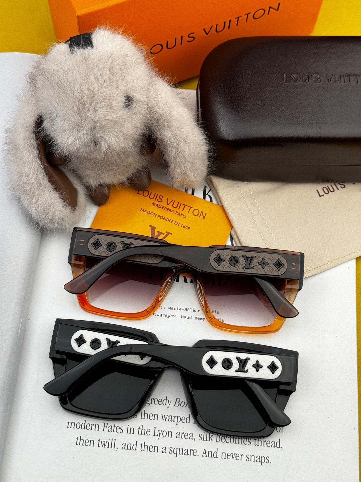 SQUARE SUNGLASS L6133 IN ACETATE FRAME EMBOSSED LOGO