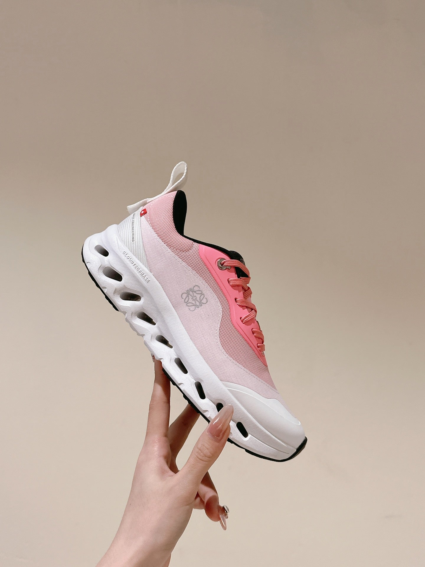 Loewe 2025  x Running Cloudtilt2.0 Sneaker White Pink Mesh Rubber 556020