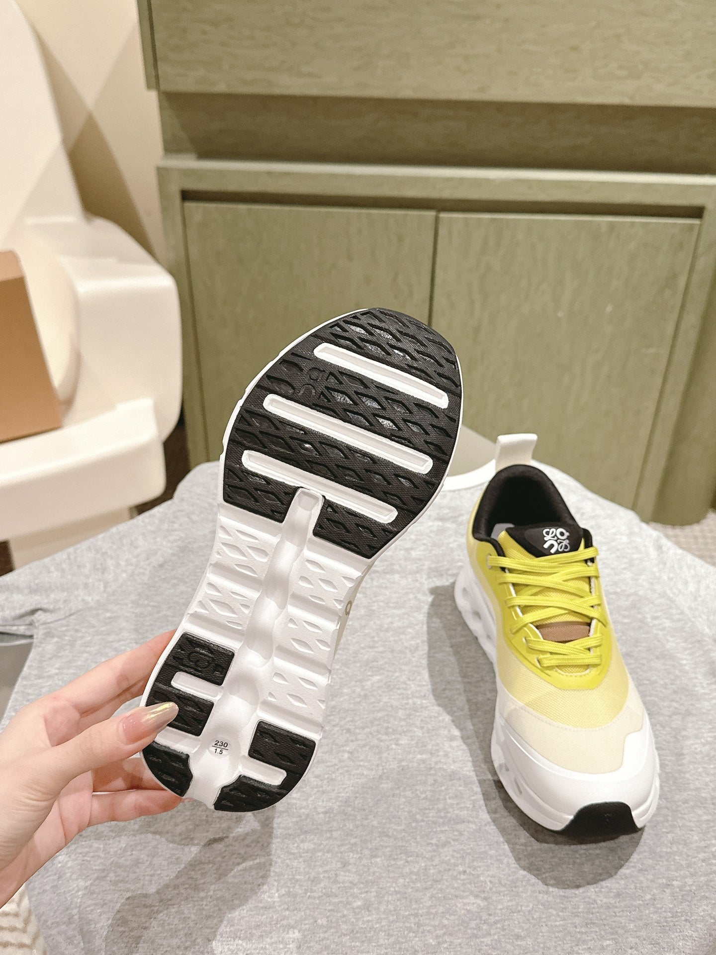 Loewe 2025  x Running Cloudtilt2.0 Sneaker White Yellow Mesh Rubber 556024