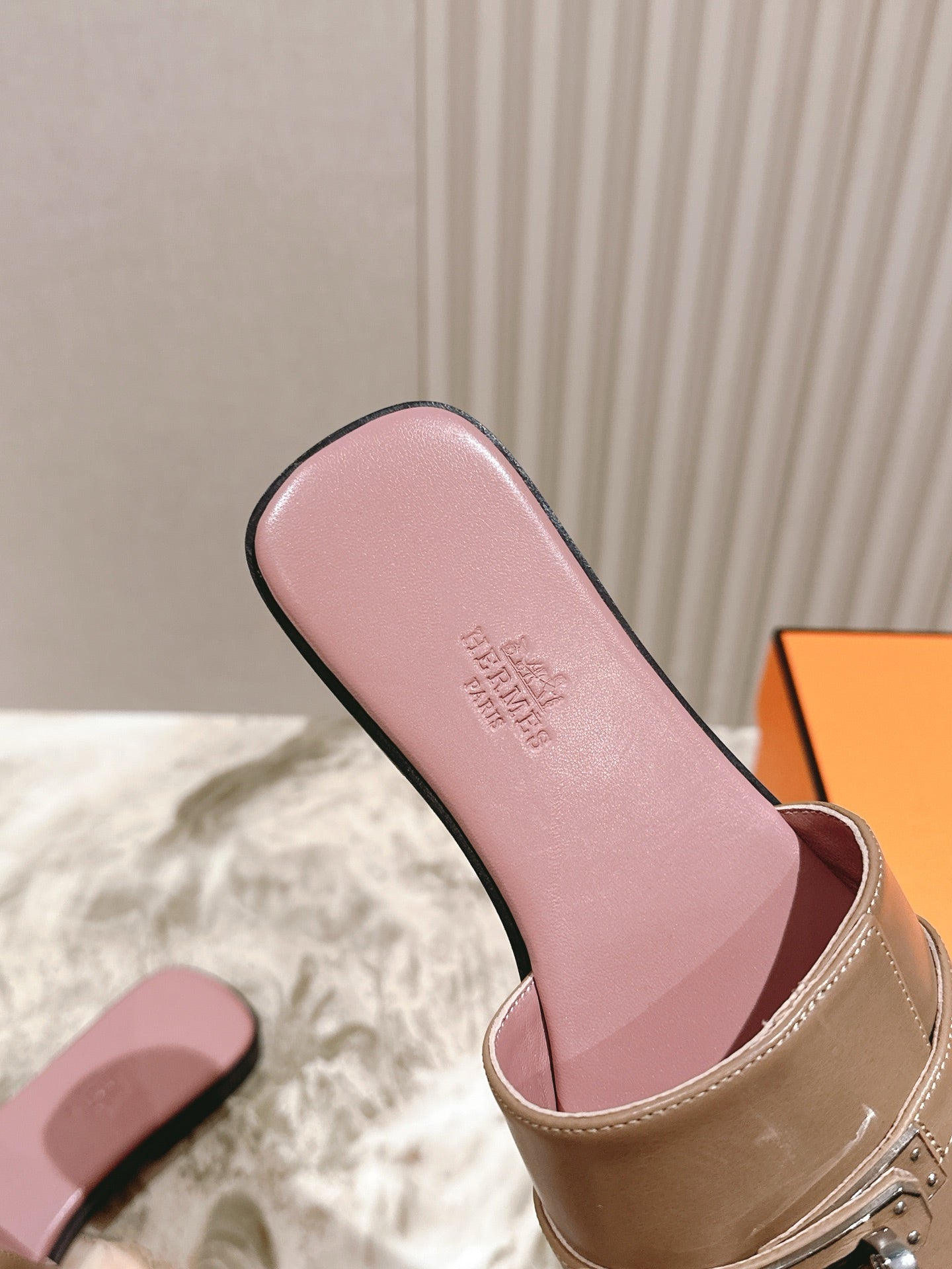 HM 2026 Flat Slippers Taupe Pink Calfskin 655859