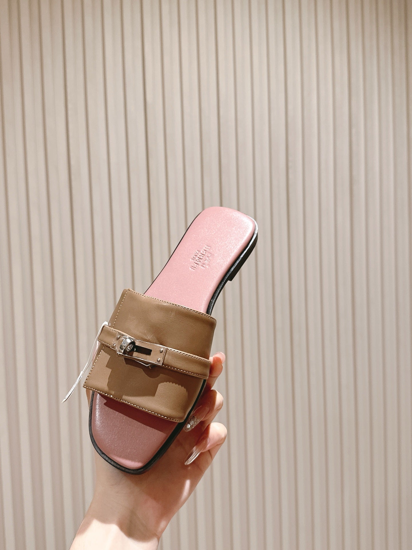 HM 2026 Flat Slippers Taupe Pink Calfskin 655859