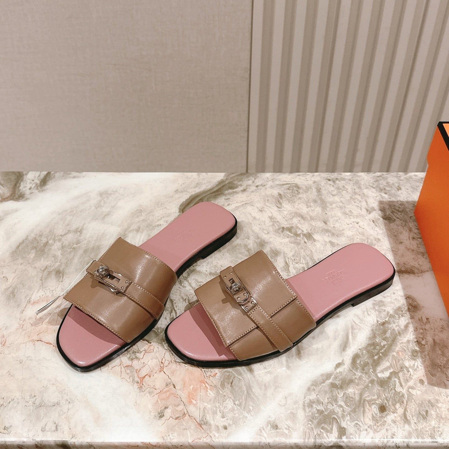 HM 2026 Flat Slippers Taupe Pink Calfskin 655859