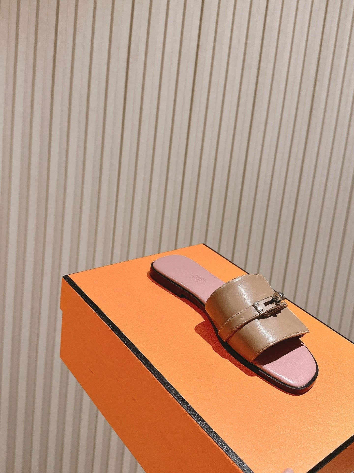 HM 2026 Flat Slippers Taupe Pink Calfskin 655859