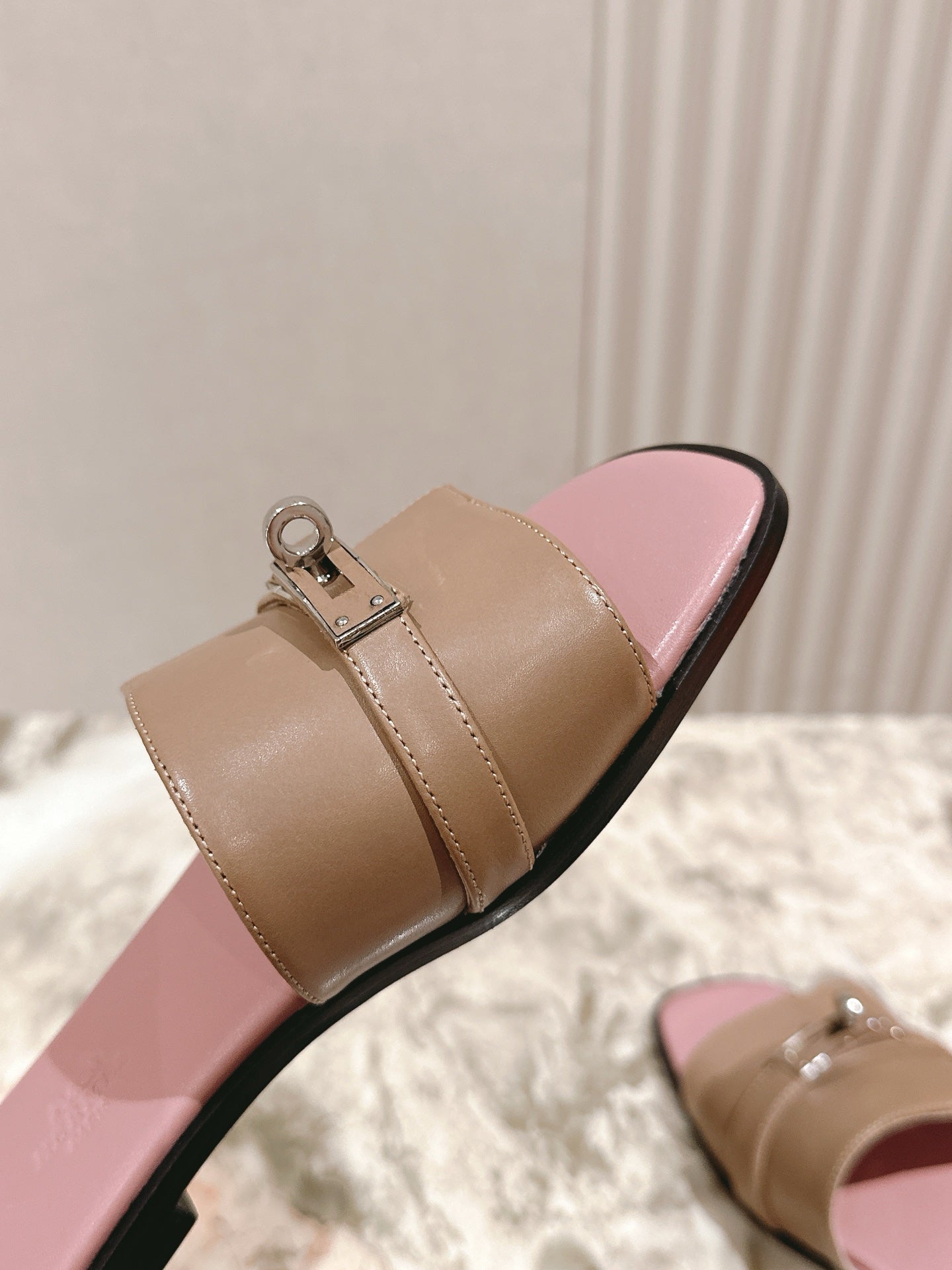 HM 2026 Flat Slippers Taupe Pink Calfskin 655859