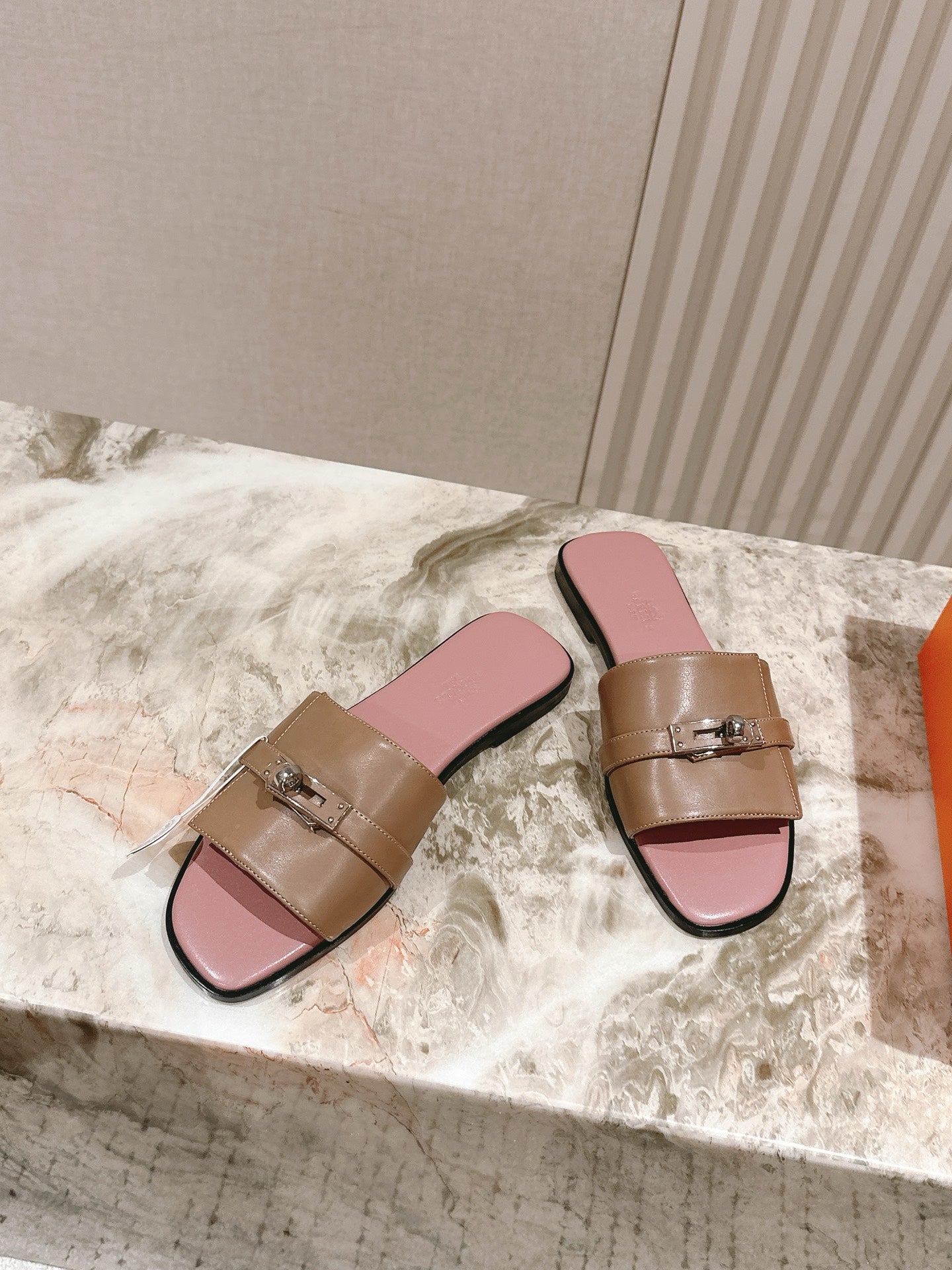 HM 2026 Flat Slippers Taupe Pink Calfskin 655859