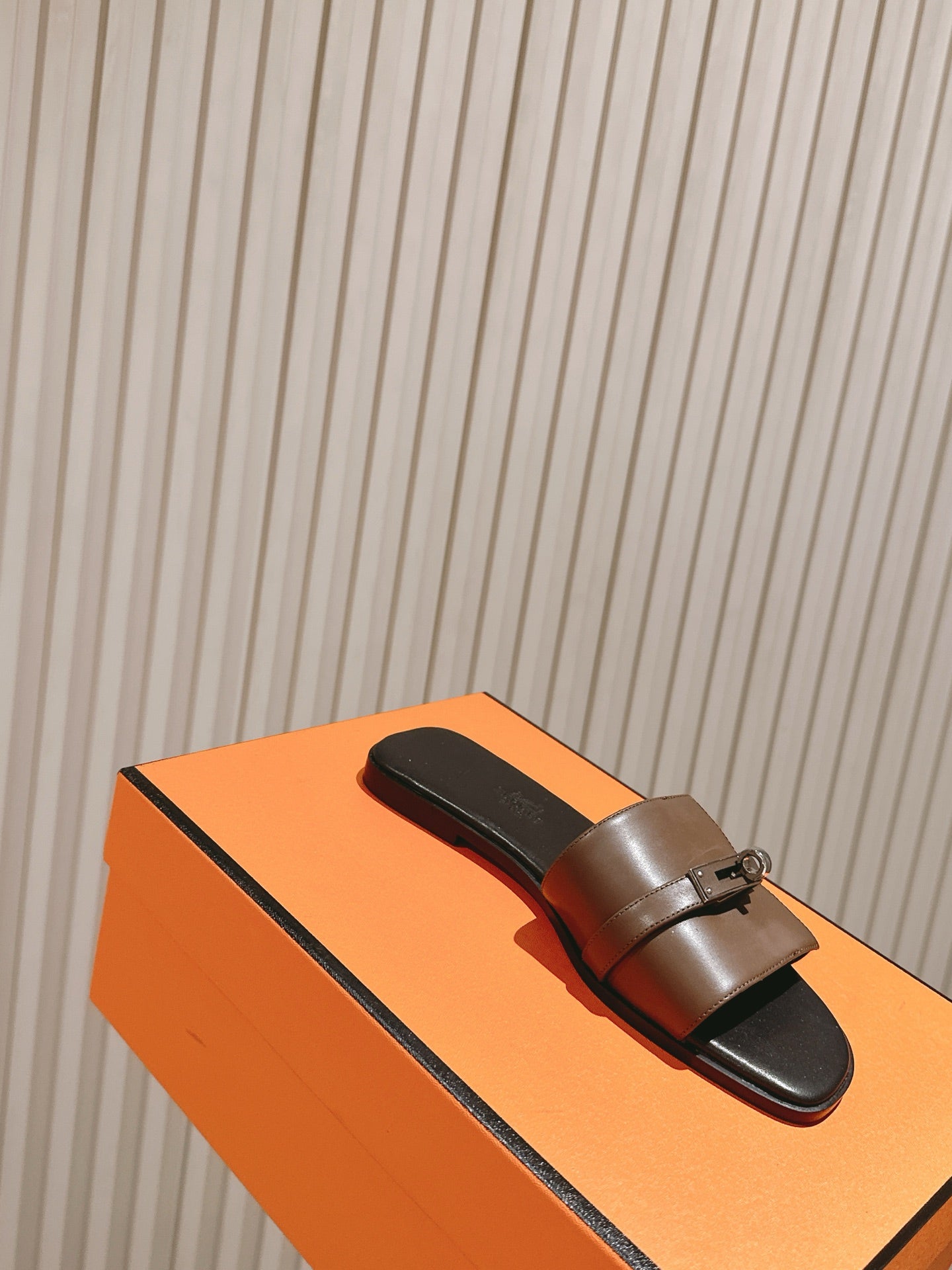 HM 2026 Flat Slippers Black Brown Calfskin 655861