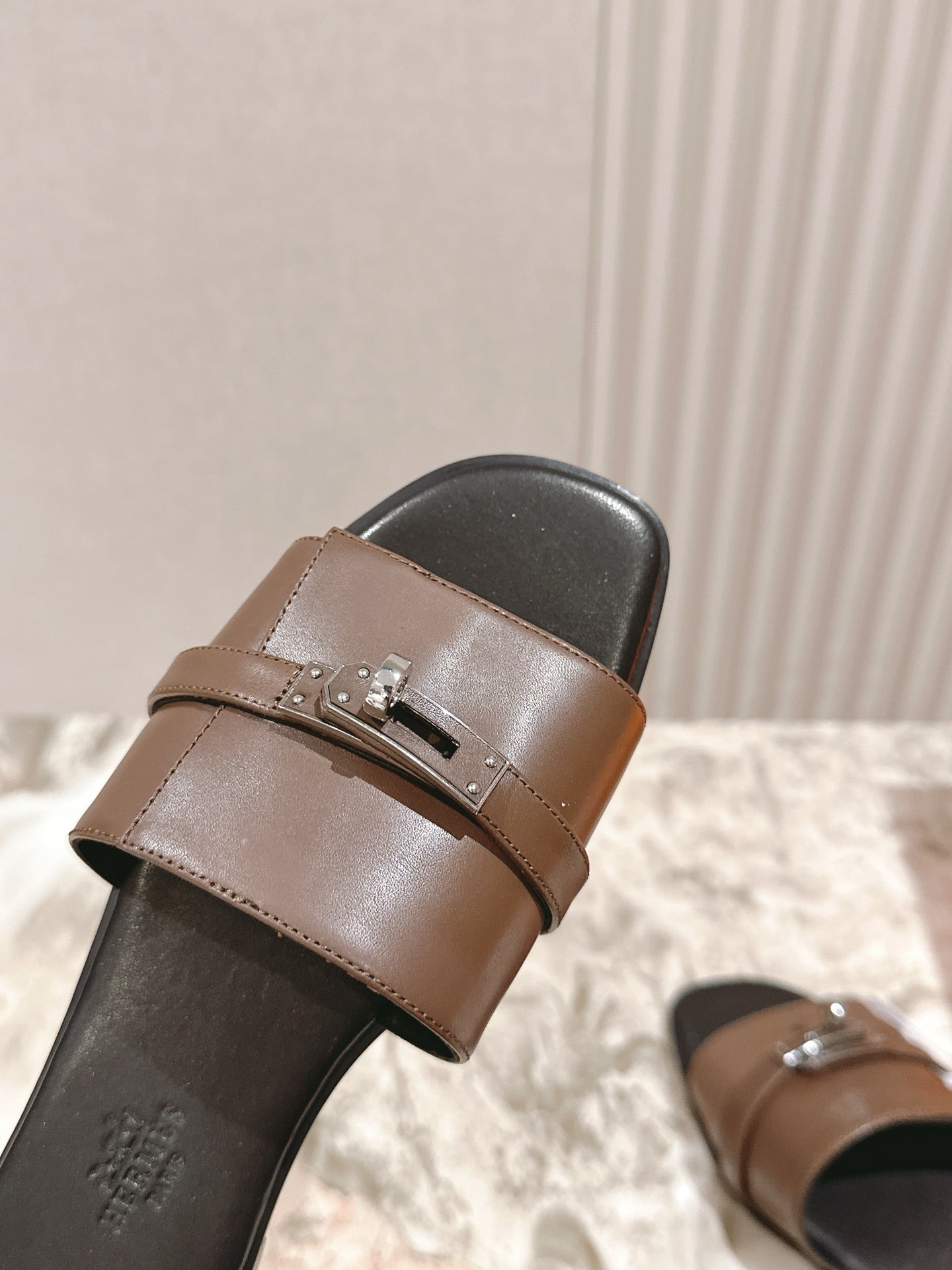 HM 2026 Flat Slippers Black Brown Calfskin 655861