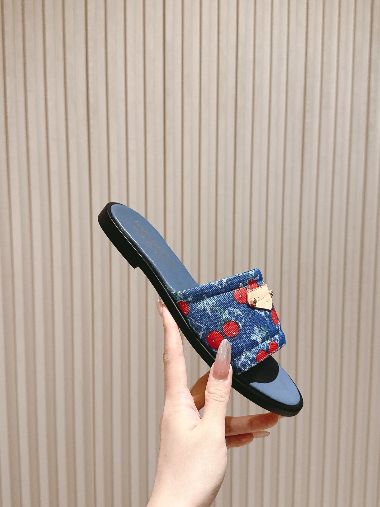 LV 26ss Slippers Blue Red Denim Leather 656930