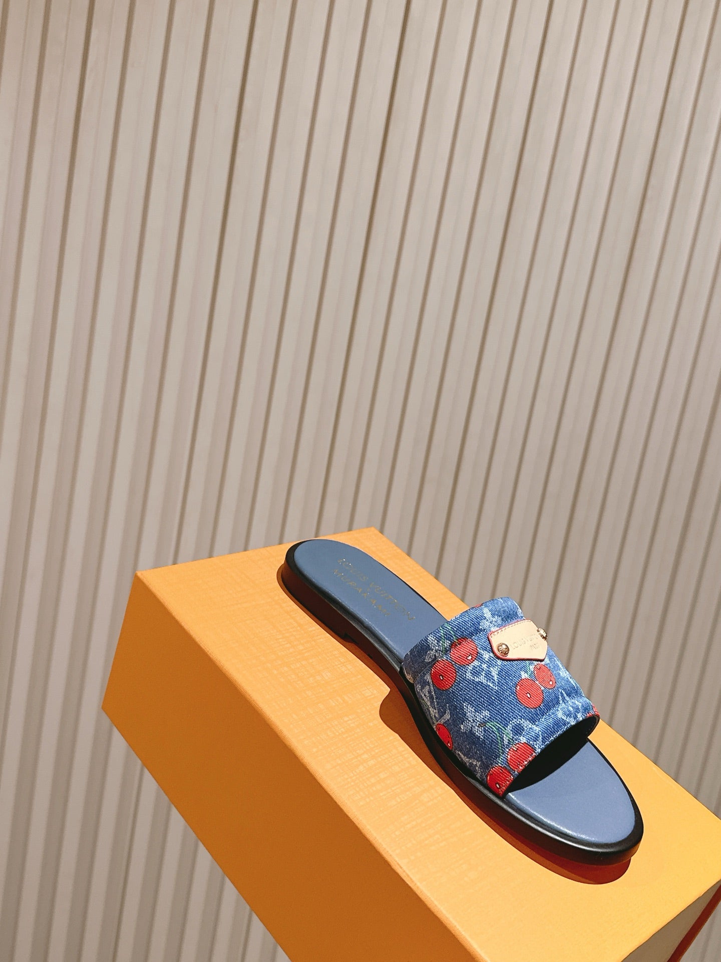 LV 26ss Slippers Blue Red Denim Leather 656930