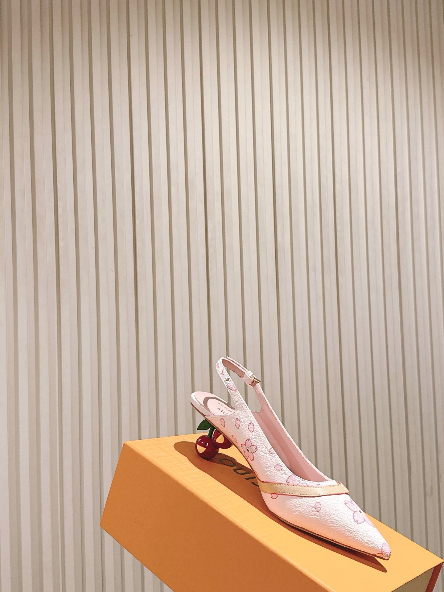 LV 26ss Slingback 45 Light Pink Cowhide 656940