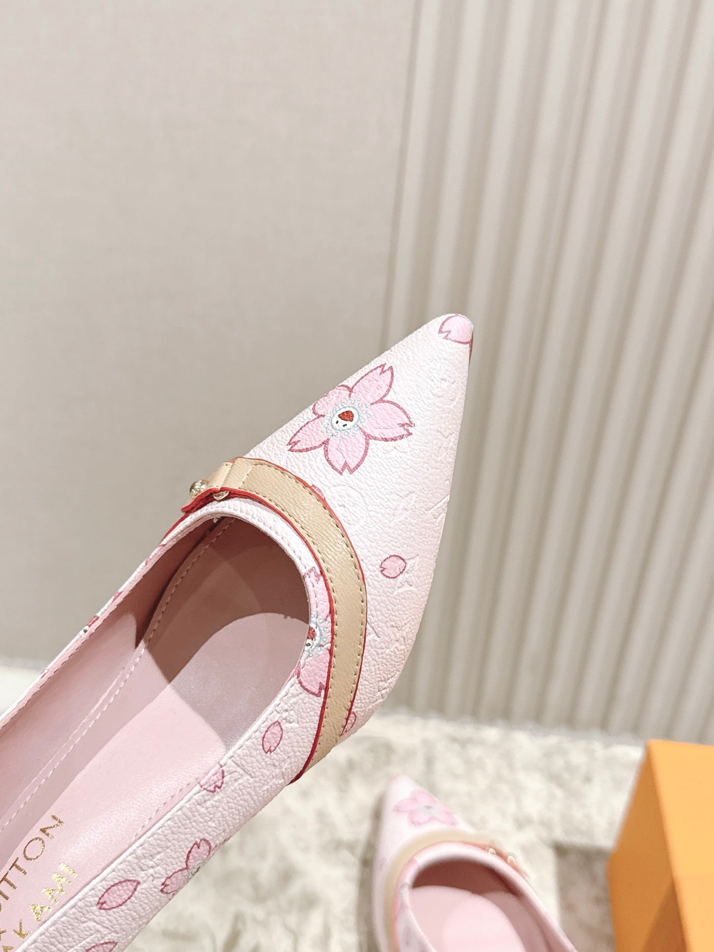 LV 26ss Slingback 45 Light Pink Cowhide 656940