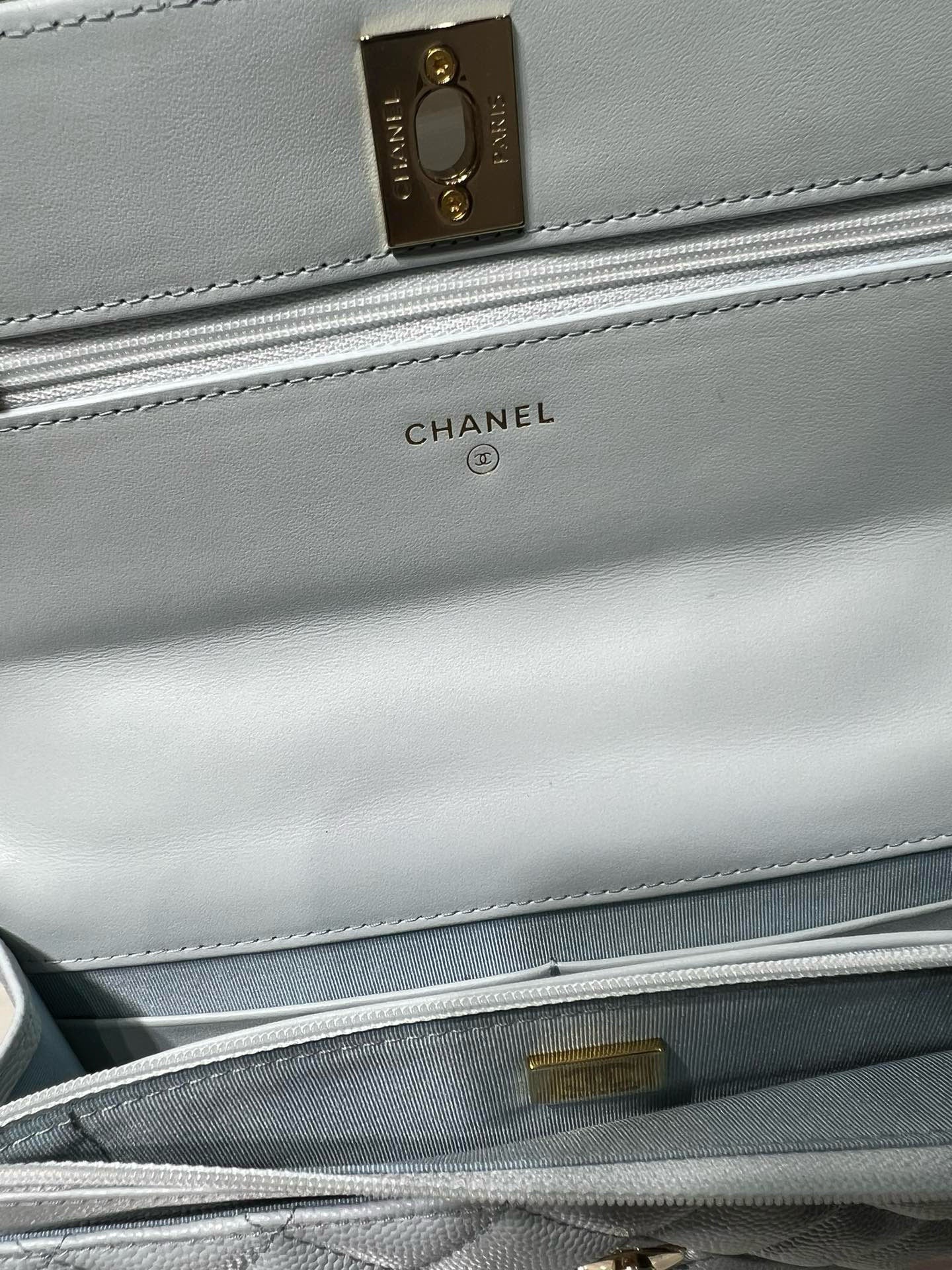 cc 25S Woc Top Handle 19cm Cloud Blue Grained Calfskin Light Gold Hardware