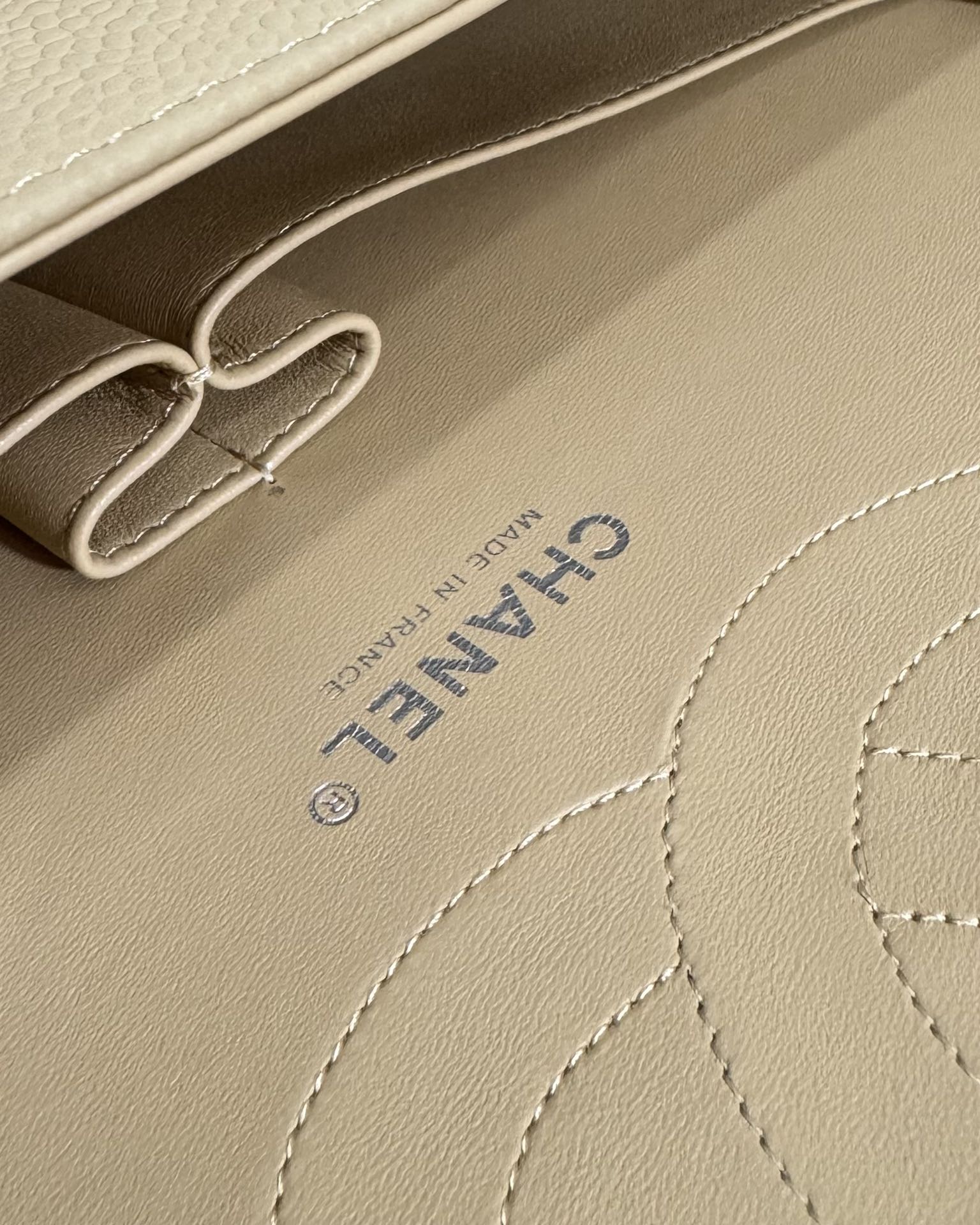 flap bag medium 25 beige caviar silver hardware