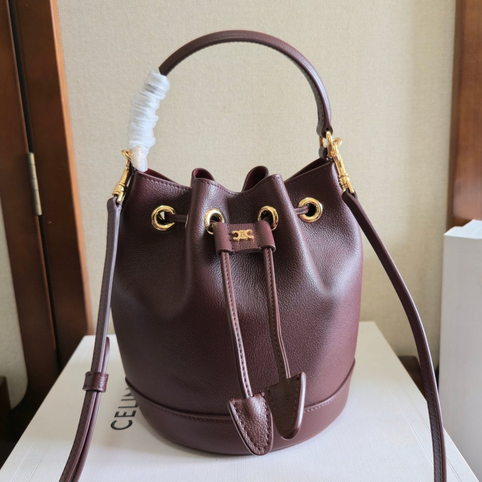 Celine 2025 Teen Clara Bucket Bag 19cm Burgundy Calfskin 276319