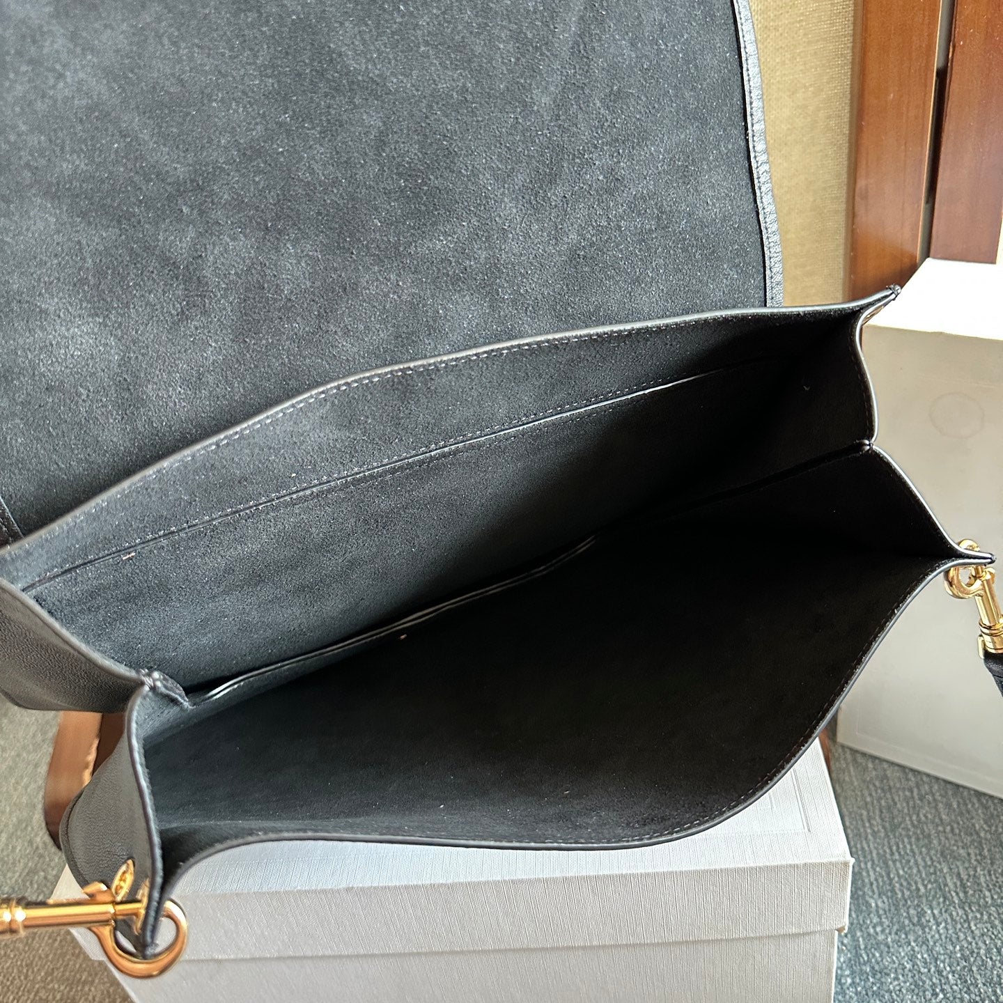 Celine 2026 Besace Triomphe Bag 32cm Black Shiny Lambskin 276301