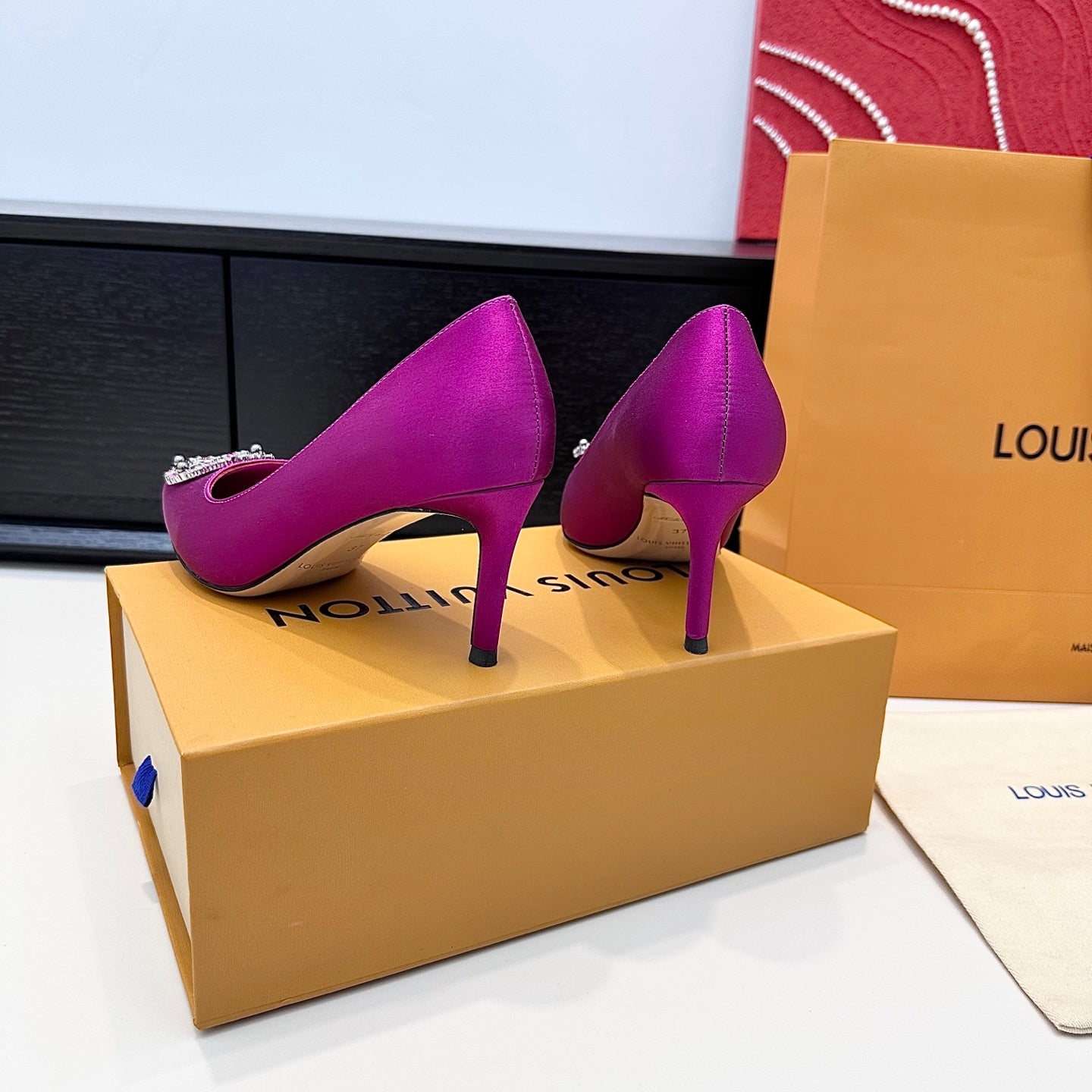 LV 26s  Pointed-Toe High Heels 75 Fuchsia Pink Premium Satin 622448