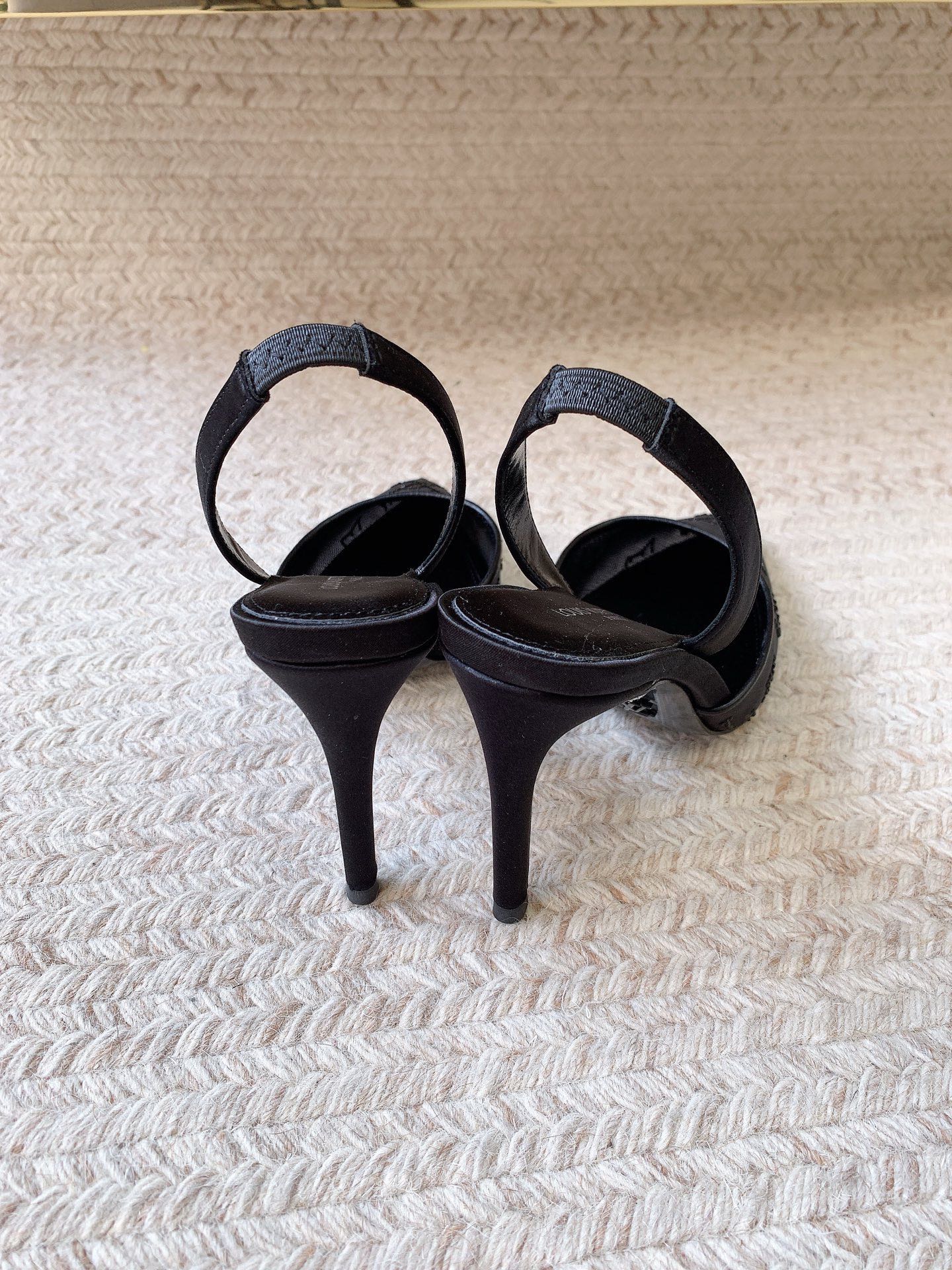 LV 26ss Slingback Black Mesh Leather 669996