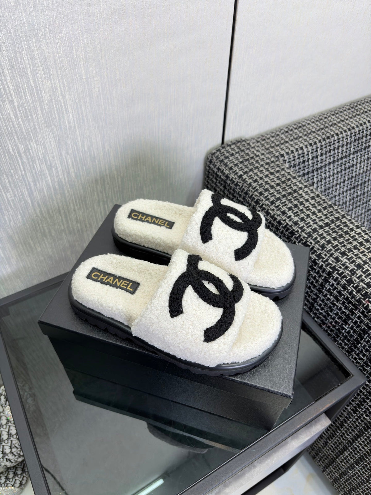 Chanel 2026 CC Logo Furry Sandals Chanel Wool 128102