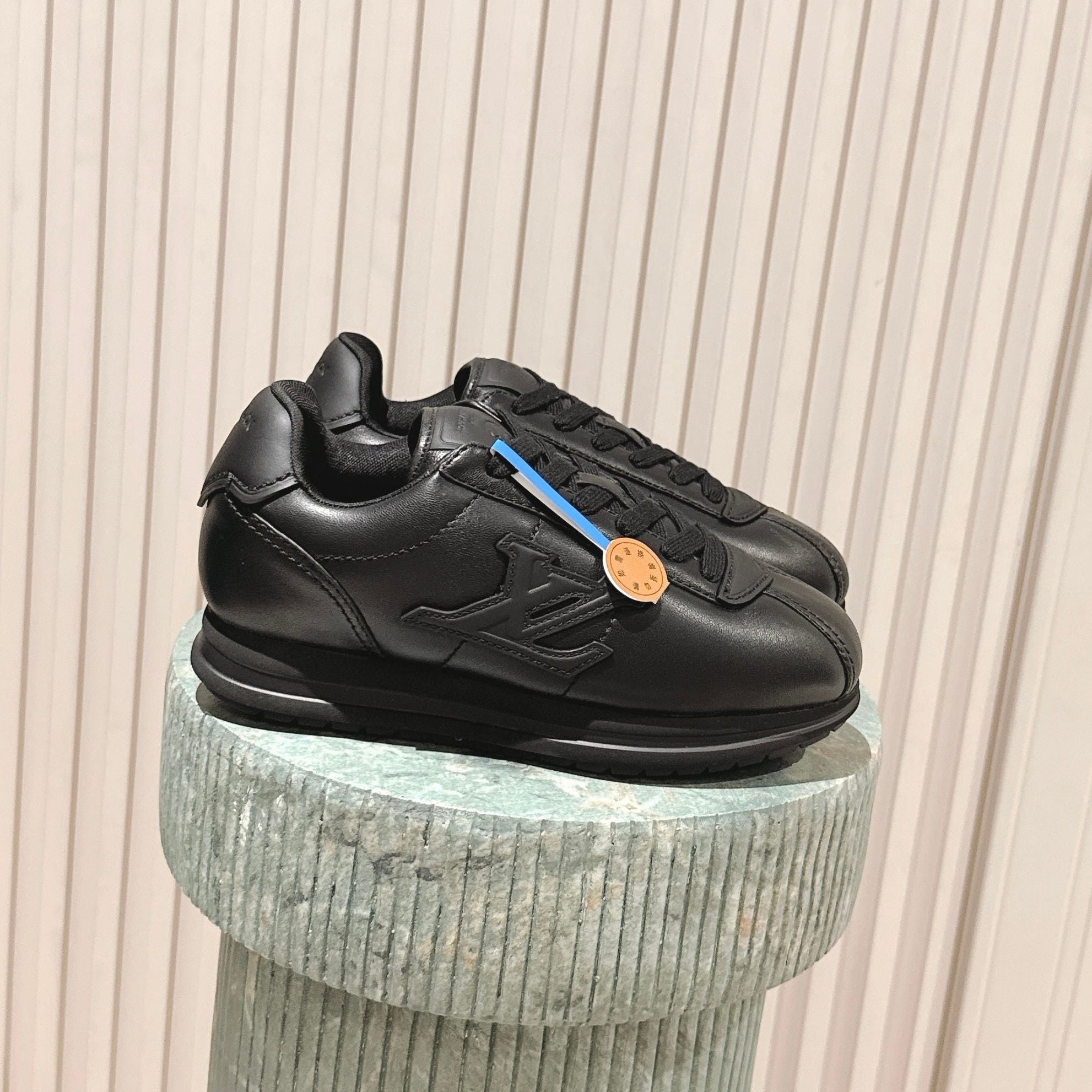 LV 25 Buttersoft Sneakers Black Calfskin 576992