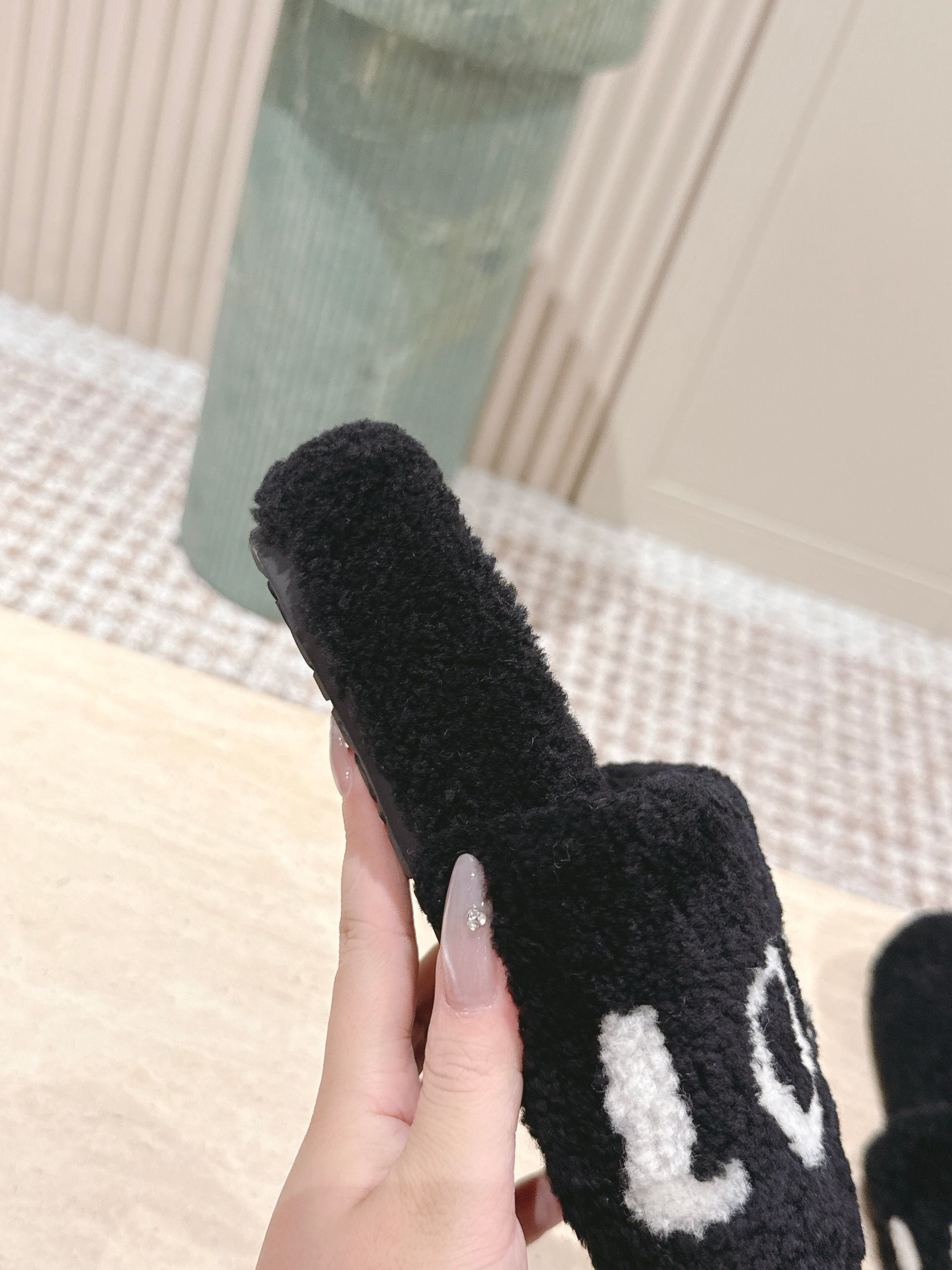 Loewe 2025 Fur Slipper Black White Wool 556016