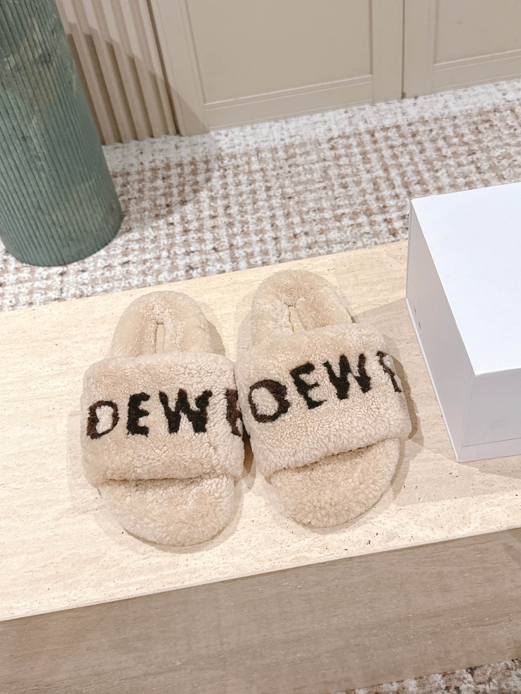 Loewe 2025 Fur Slipper Beige Wool 556017