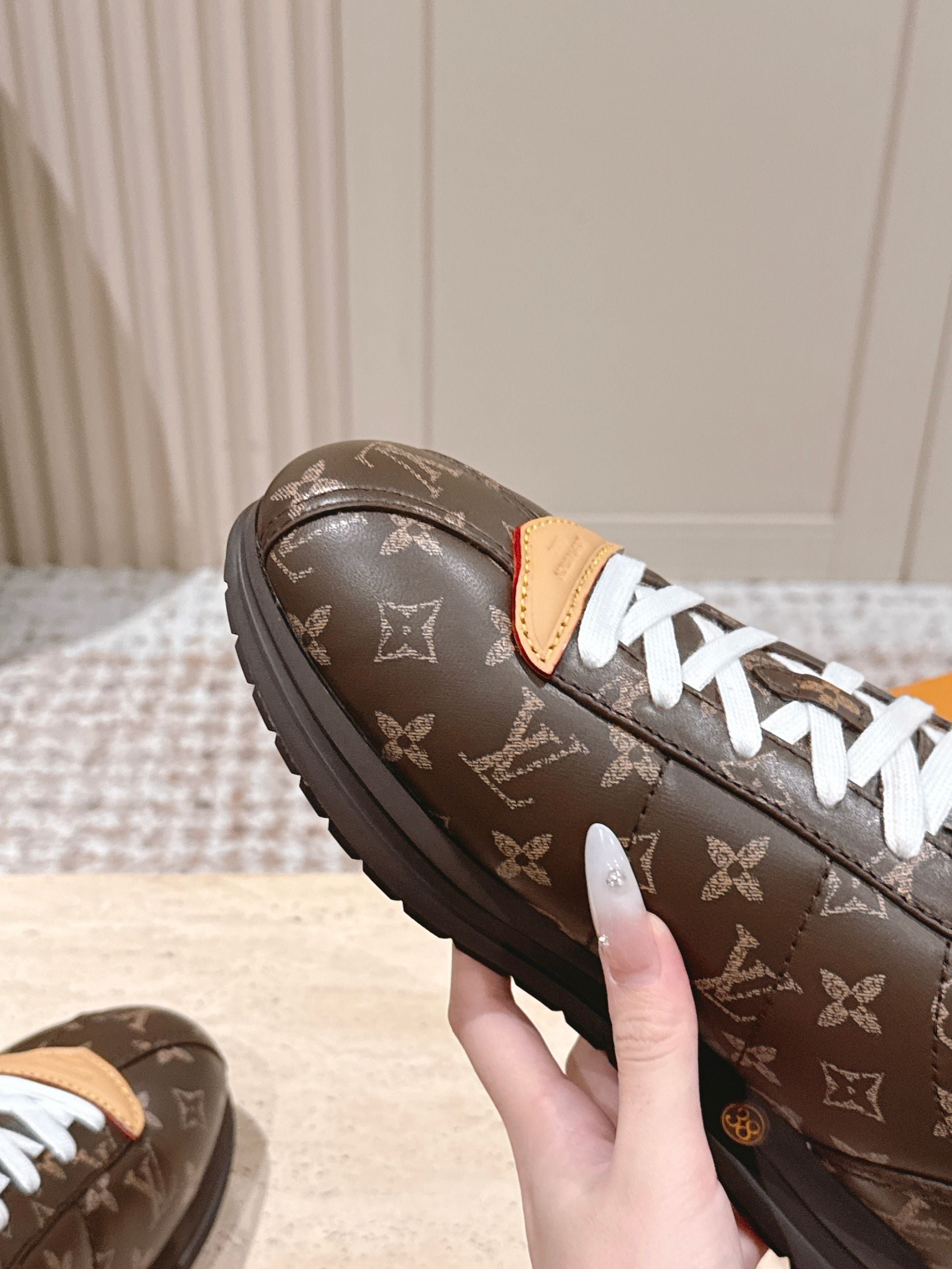 LV 25 Buttersoft Sneakers Brown Calfskin 576984