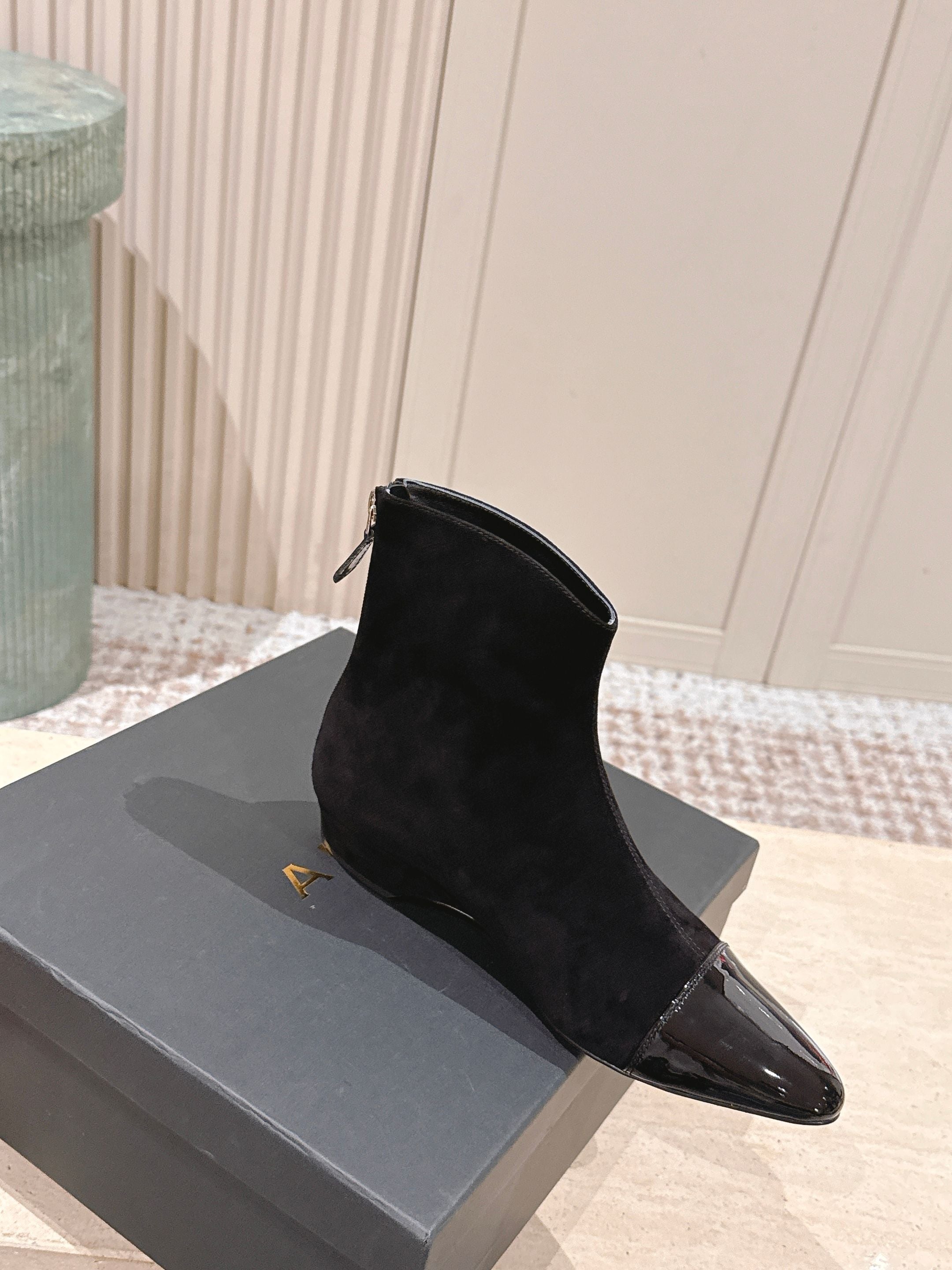 Alaia 2025 Ankle Boot With Patent Leather Cap Toe Black Suede 556086