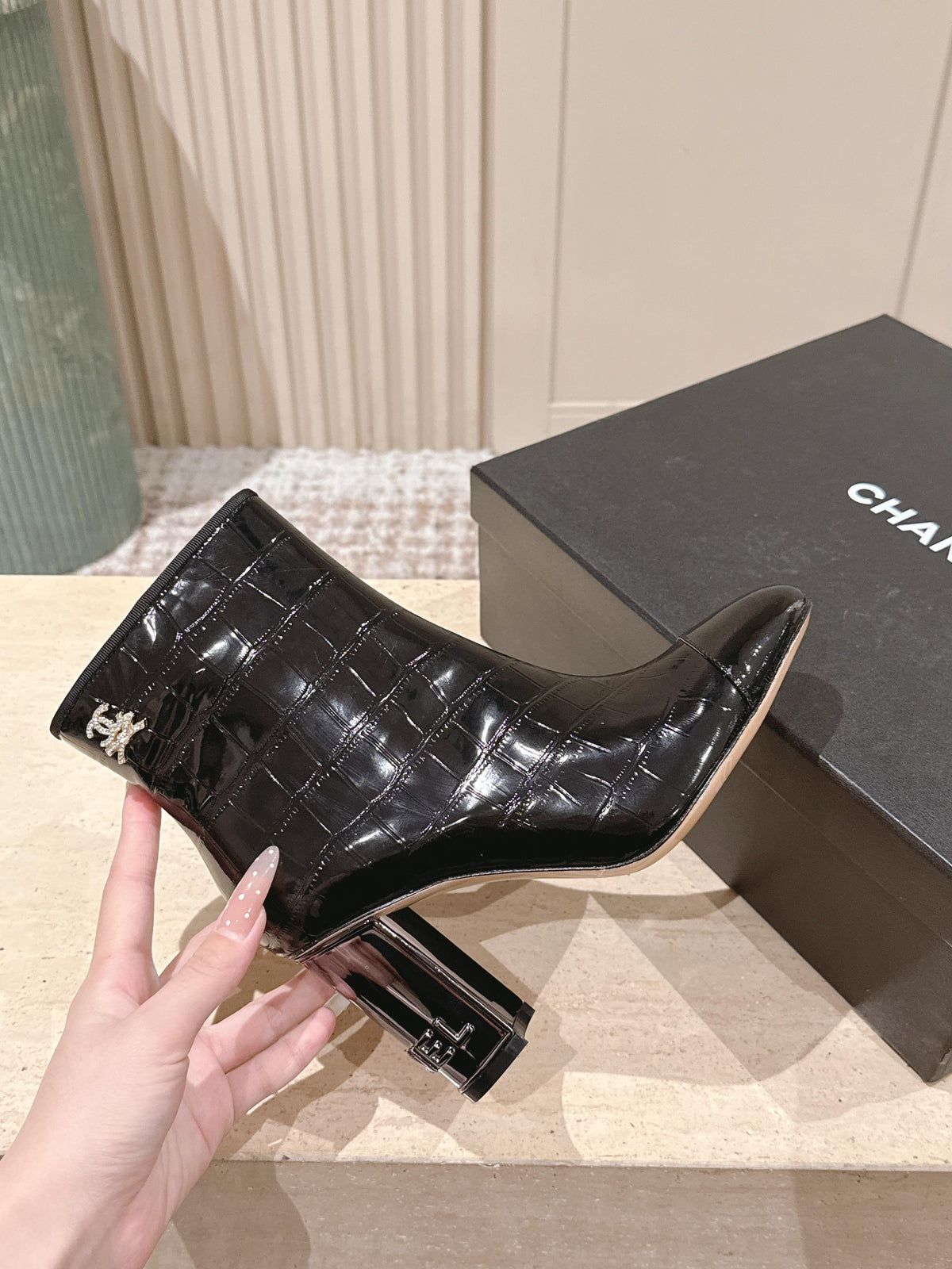 CC high-heeled ankle boots black patent calfskin 532831