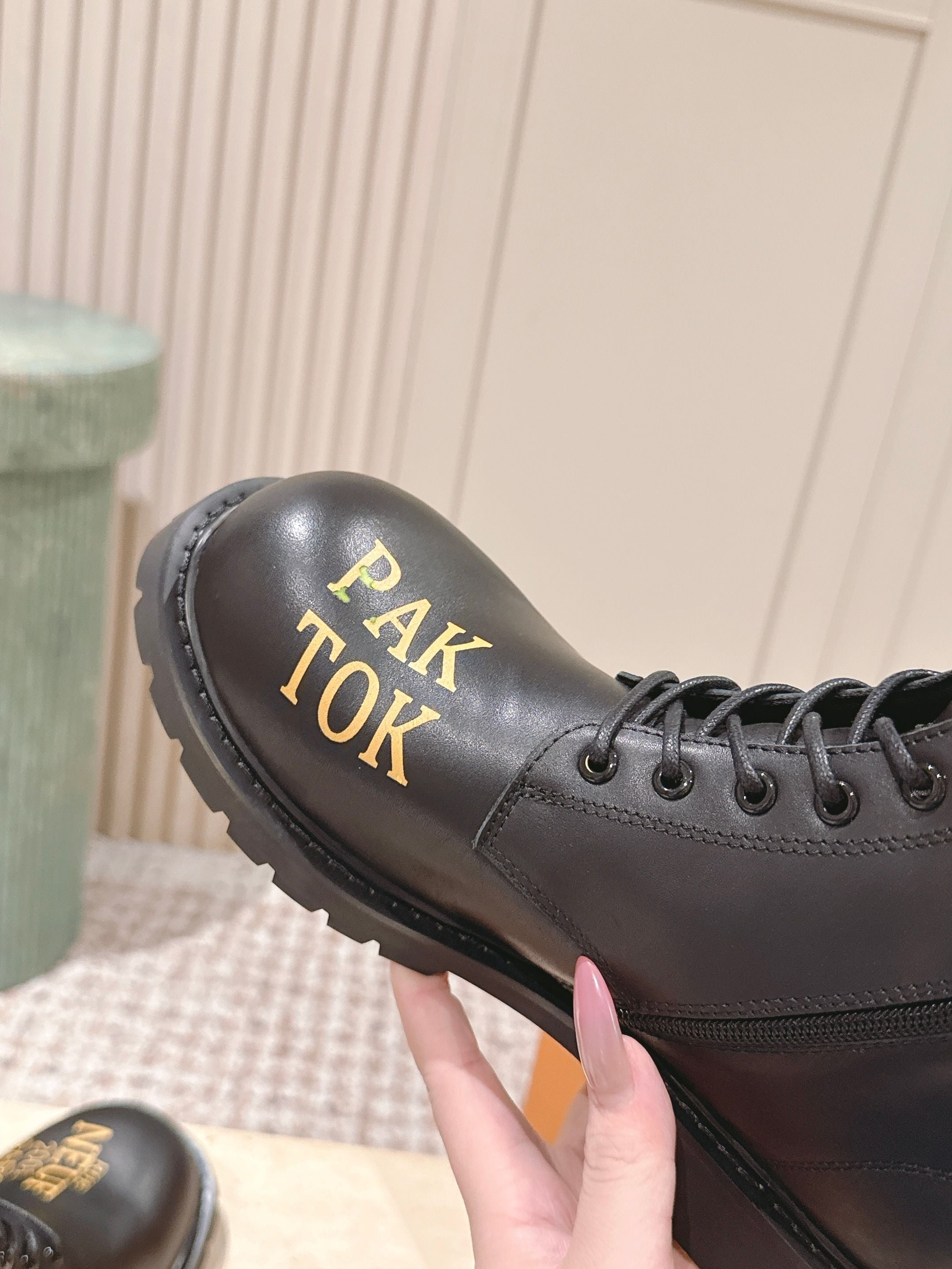 LV 25 Short Boots Black Cowhide 576921