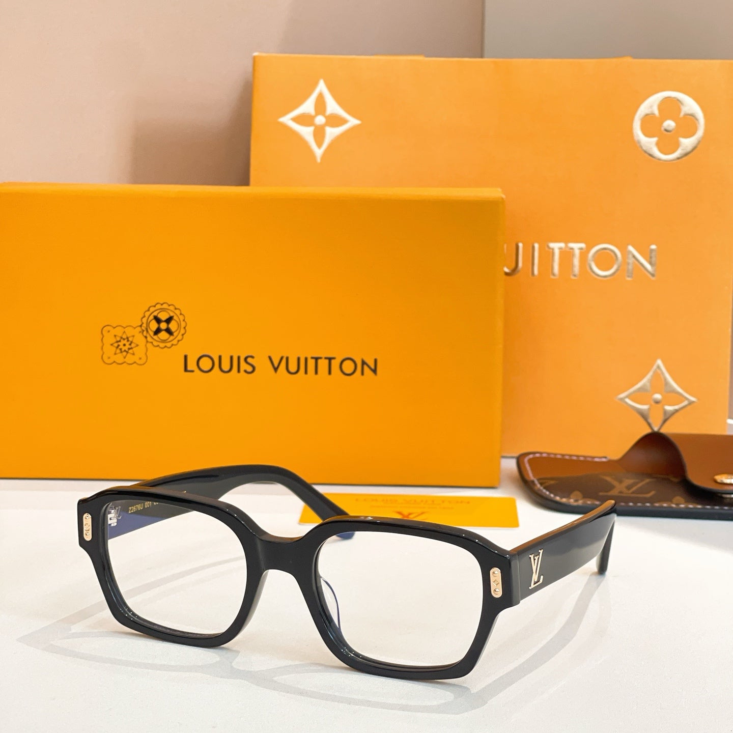 Louis Vuitton Sunglasses 674438