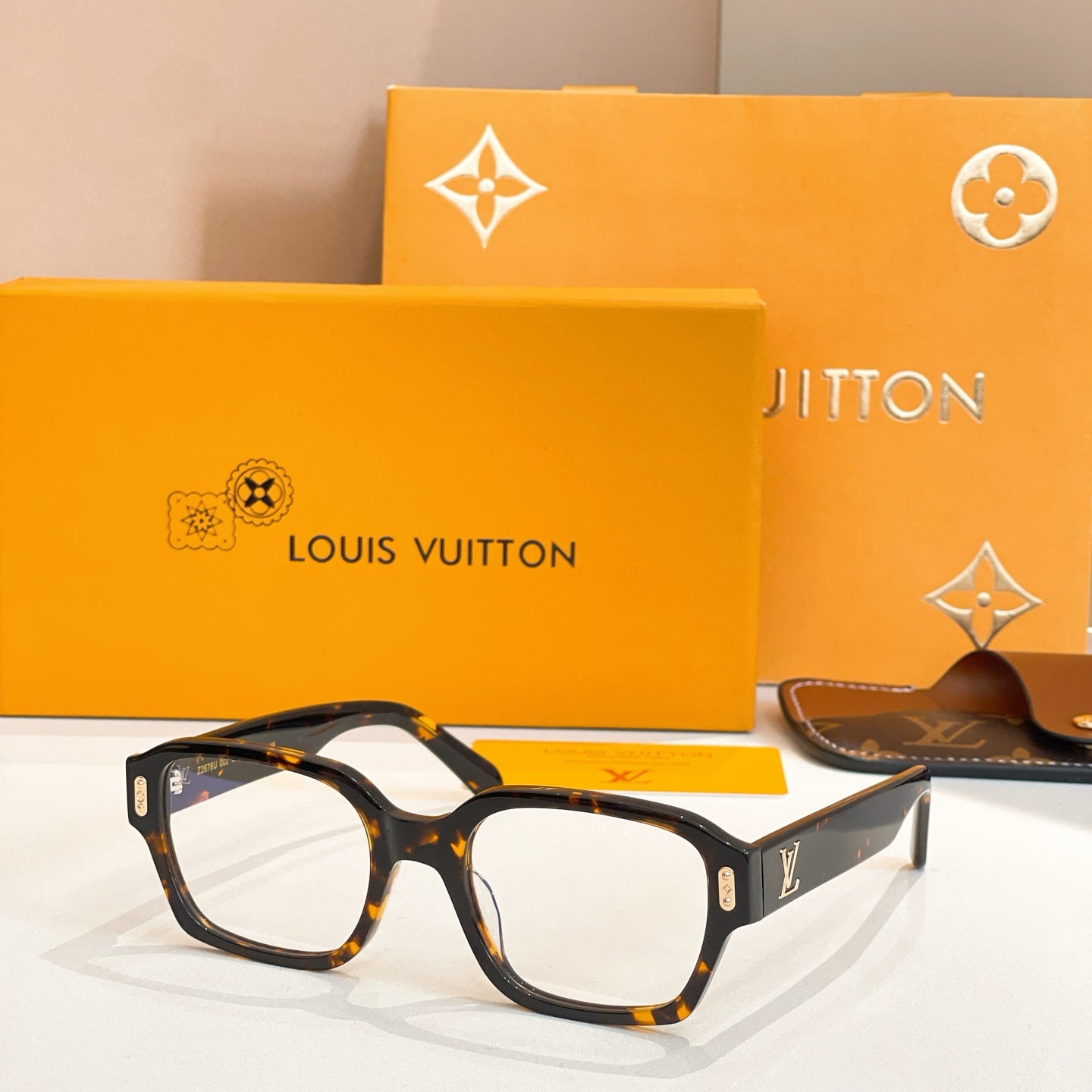 Louis Vuitton Sunglasses 674438