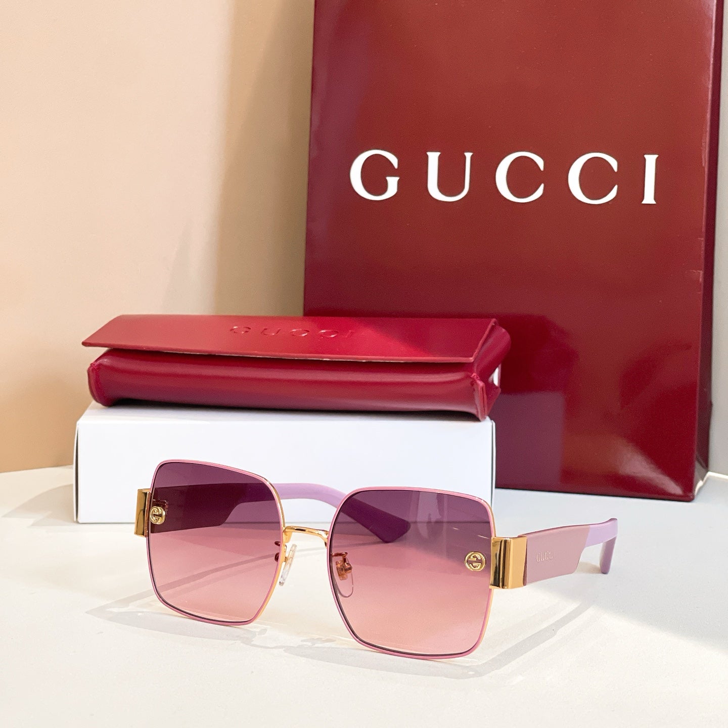 Gucci Sunglasses 677664