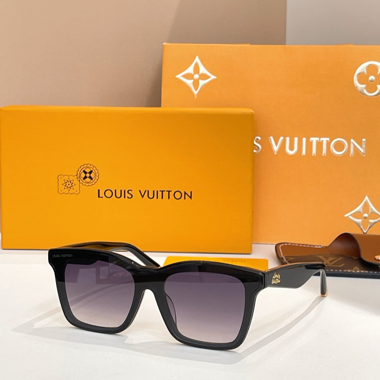 Louis Vuitton Sunglasses 686085