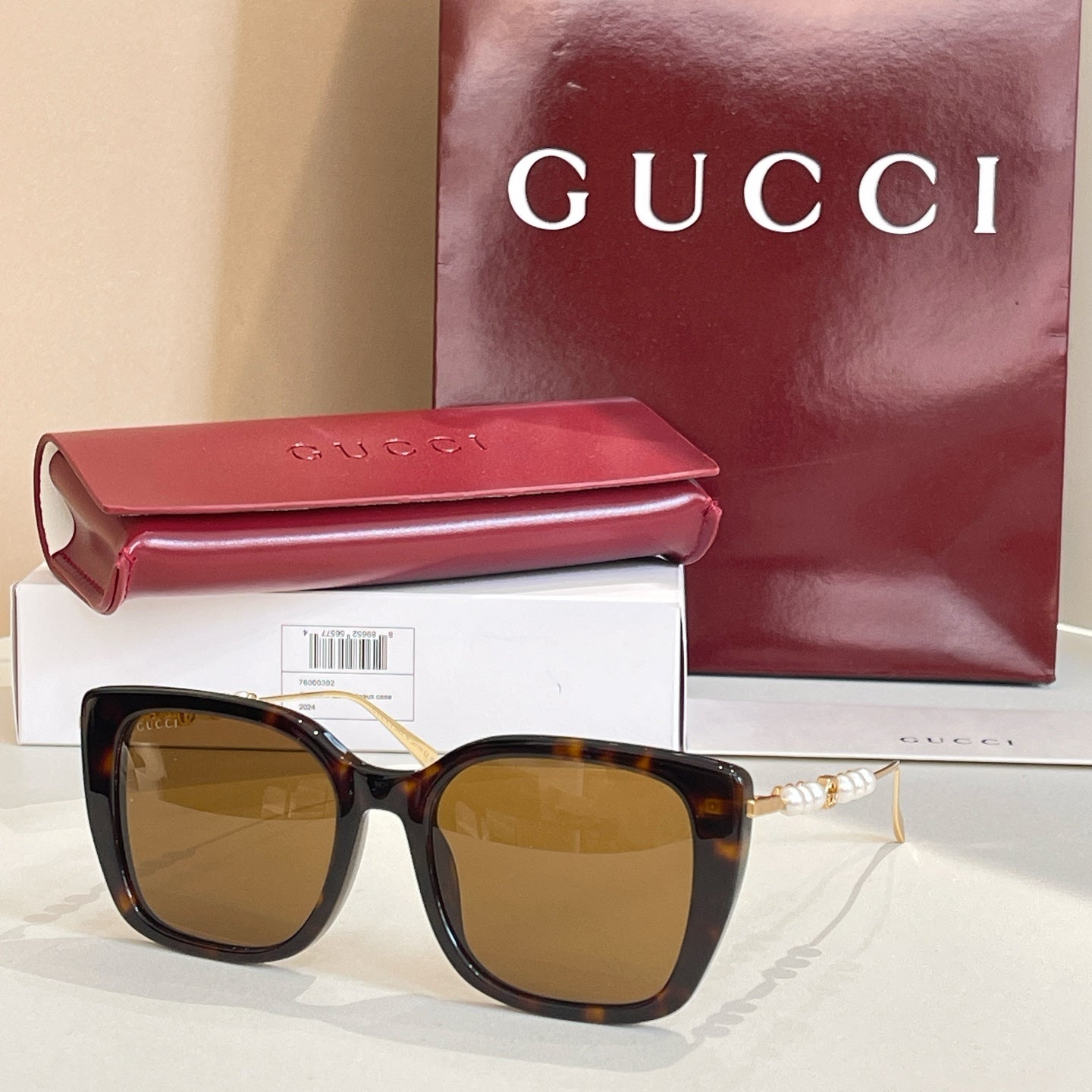 Gucci Sunglasses 690913