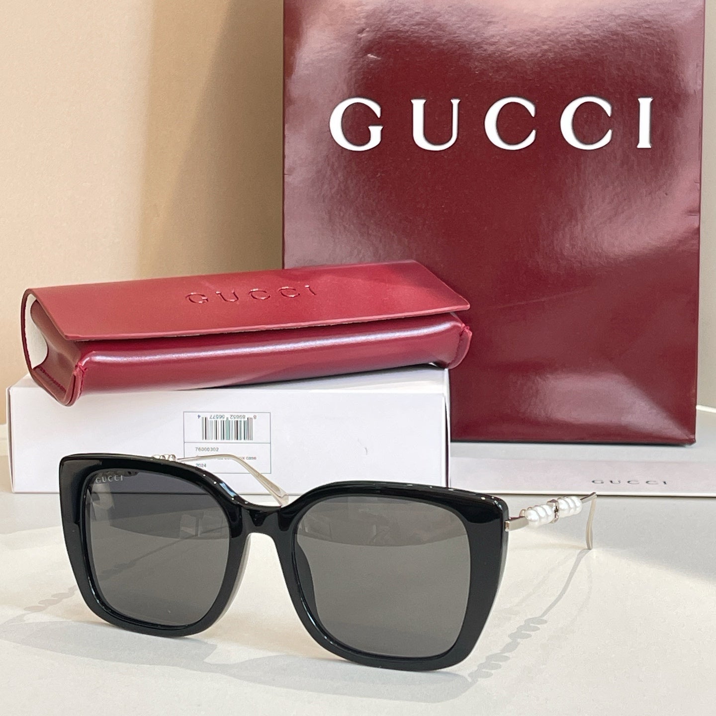 Gucci Sunglasses 690913
