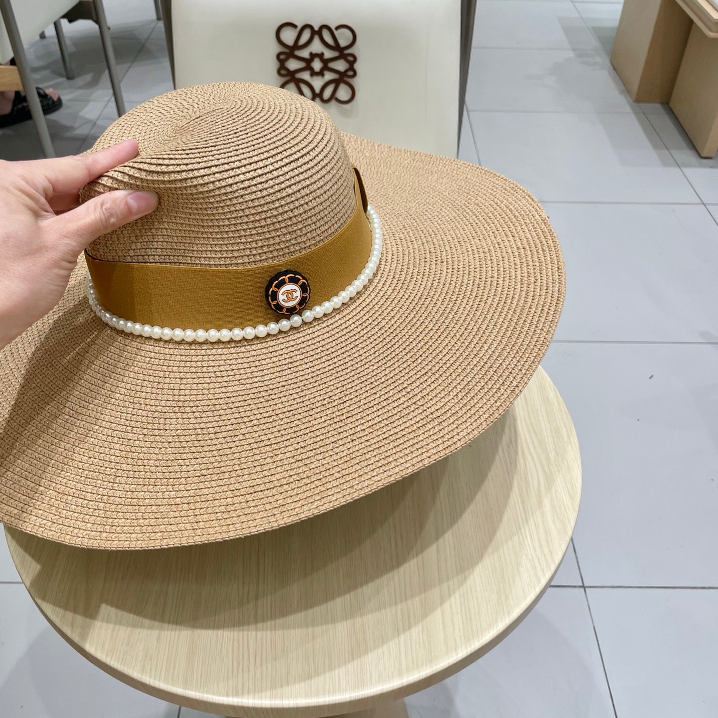 Chanel Wide-brimmed Hat 412790
