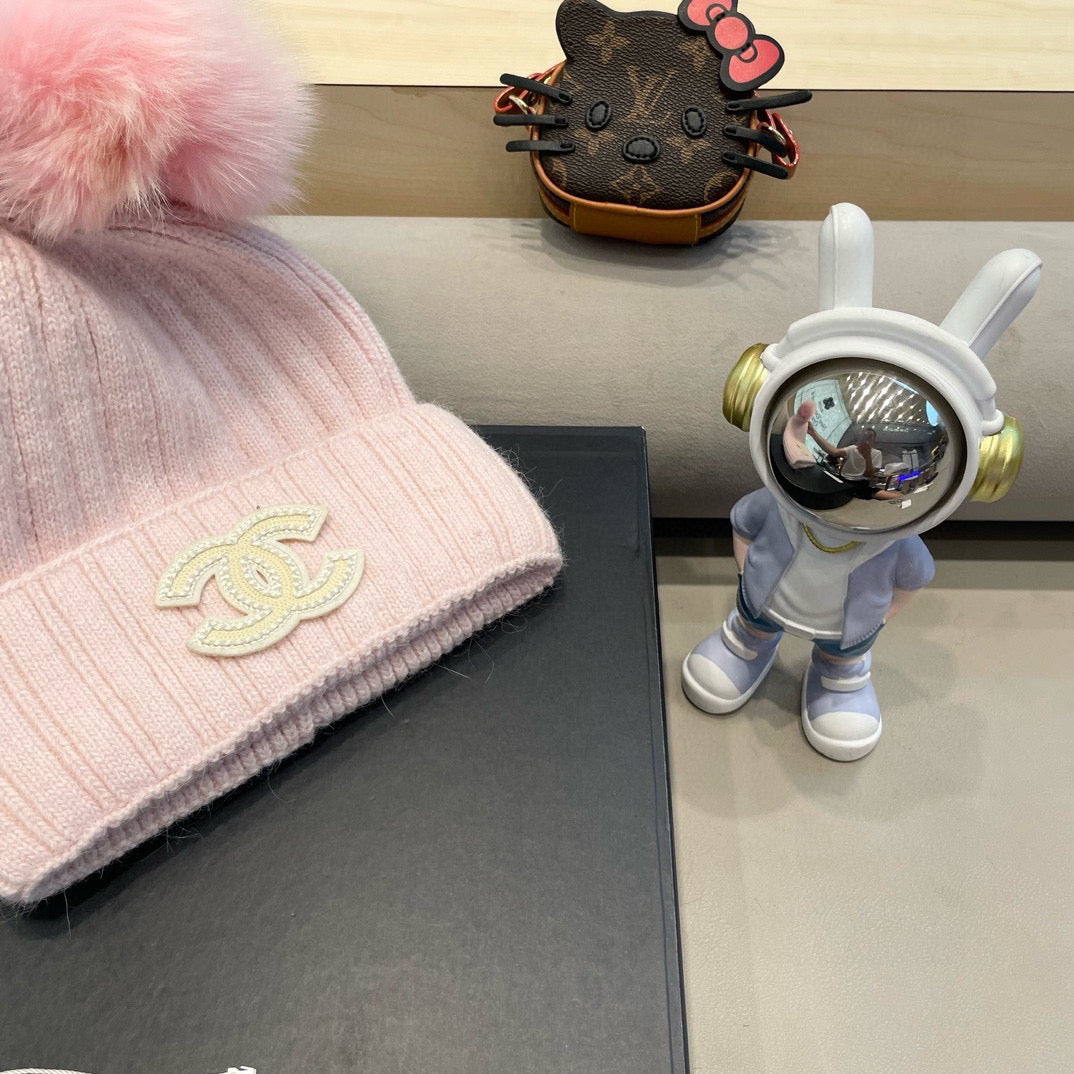 Chanel Knitted Hat With Pom-pom 437120