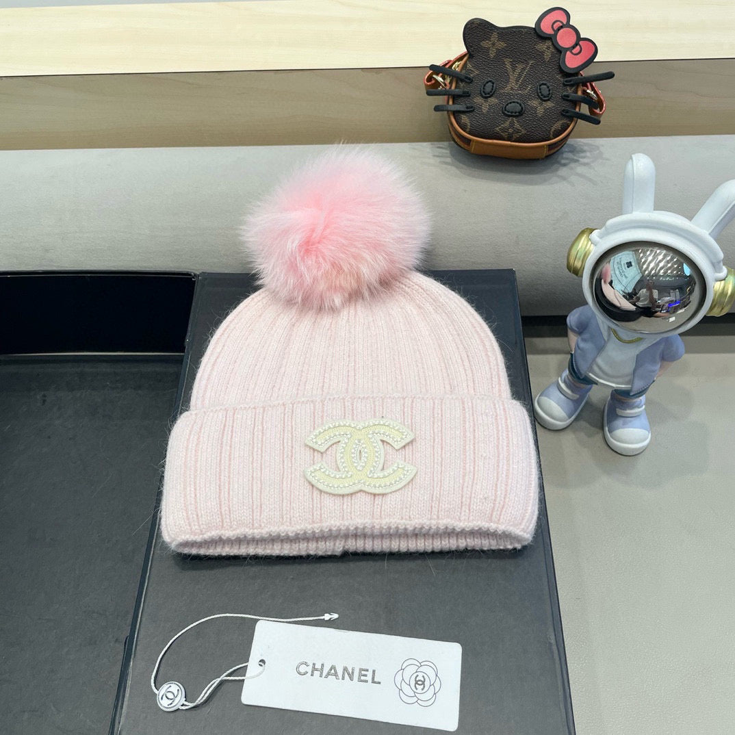 Chanel Knitted Hat With Pom-pom 437120