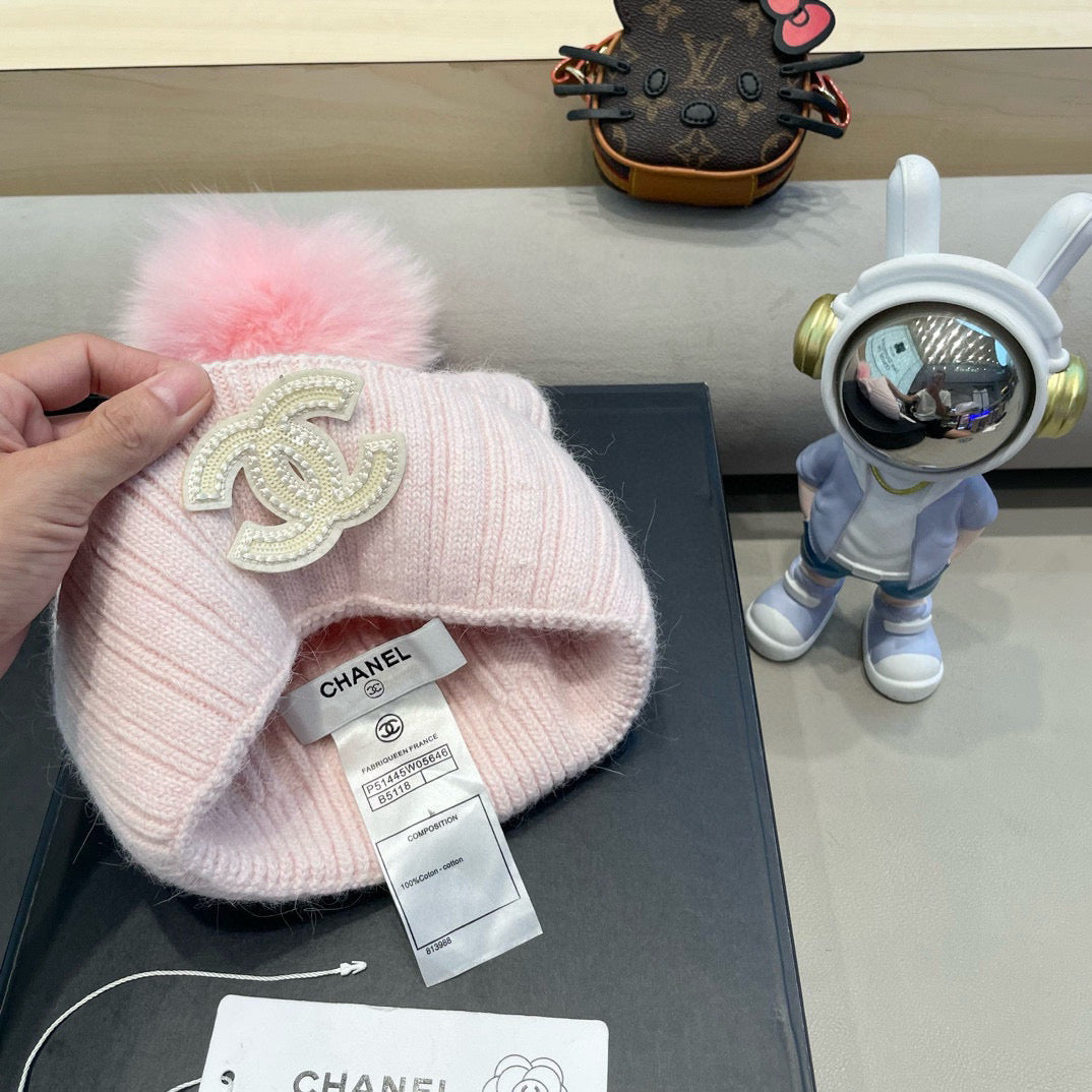Chanel Knitted Hat With Pom-pom 437120