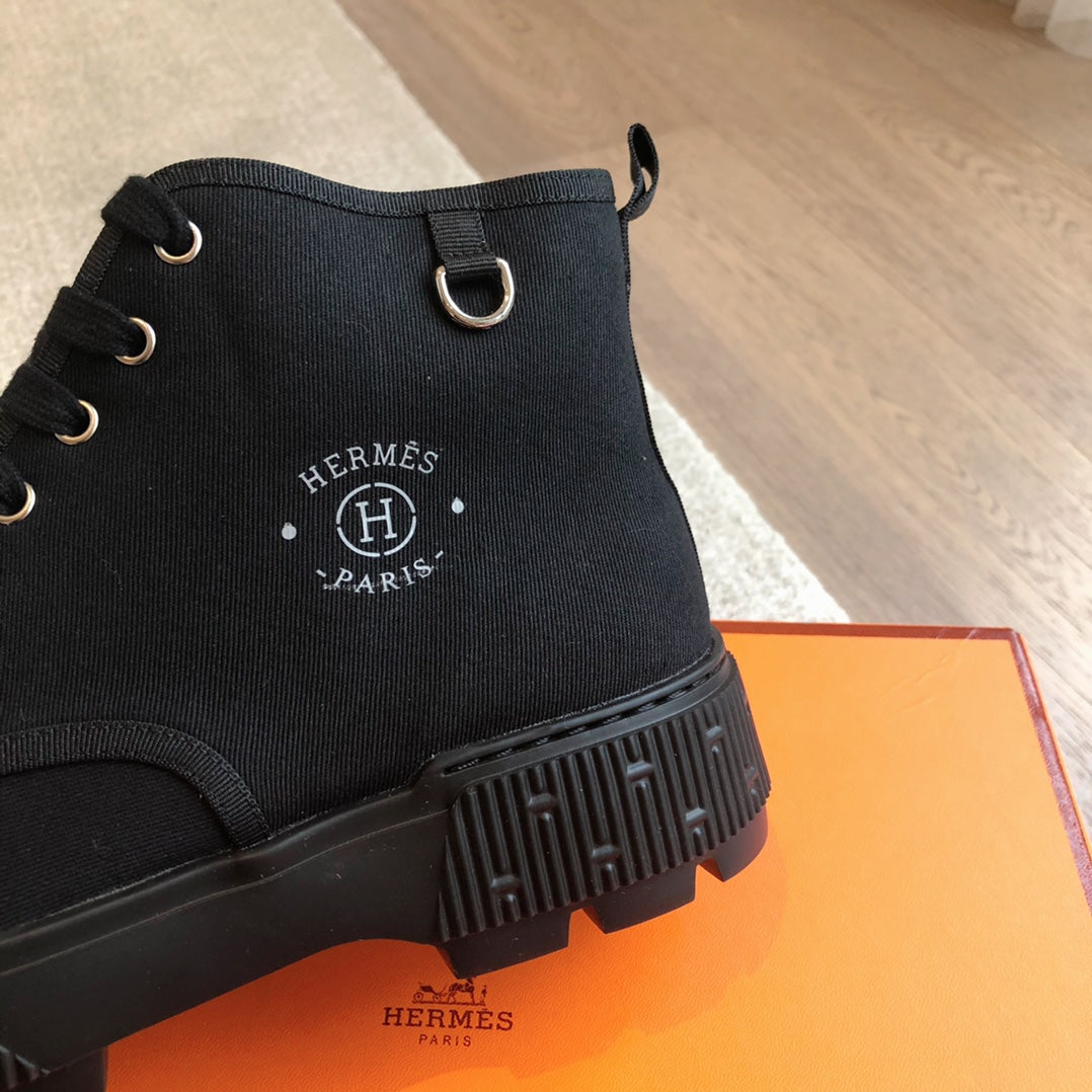 HM ITINERAIRE ANKLE BOOT BLACK CANVAS