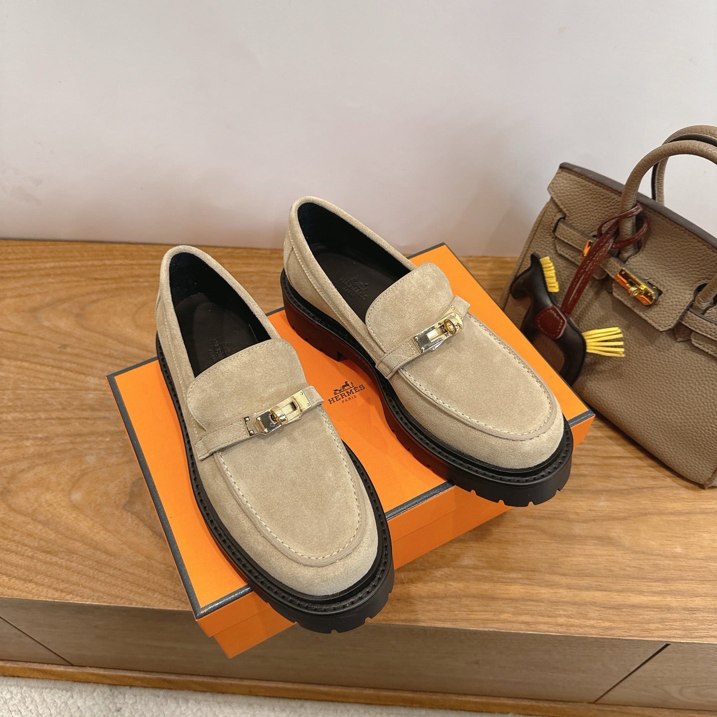 HM 26ss Loafers Beige Black Suede Calfskin 638440