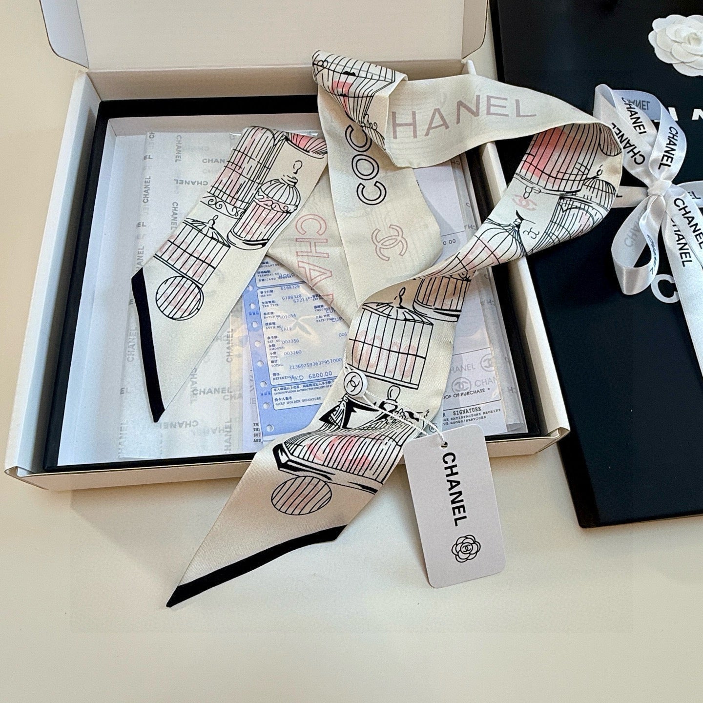 CC  Twilly Mini Scarf 120cm White Mulberry Silk 929777