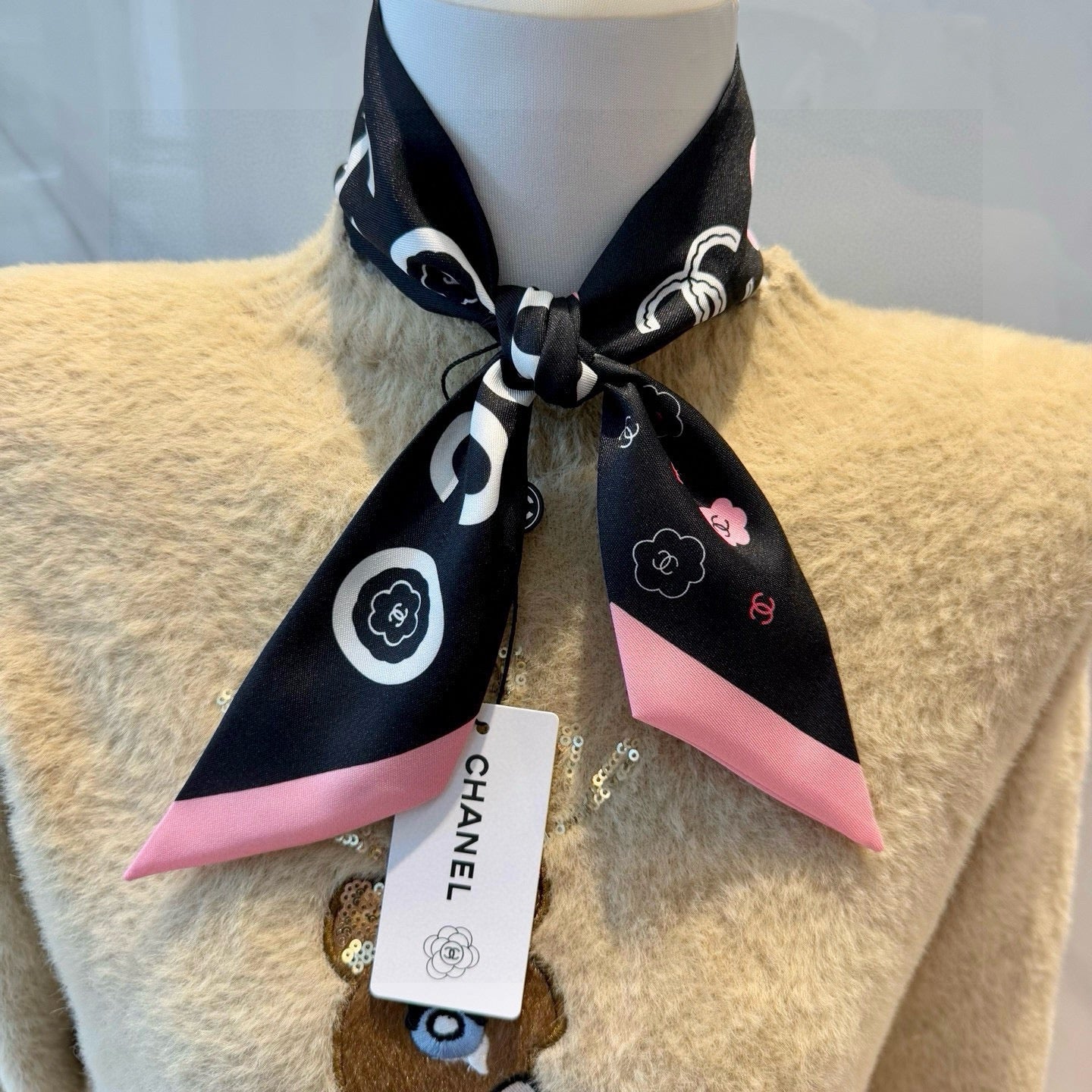 CC  Twilly Mini Scarf 120cm Black Mulberry Silk 949096