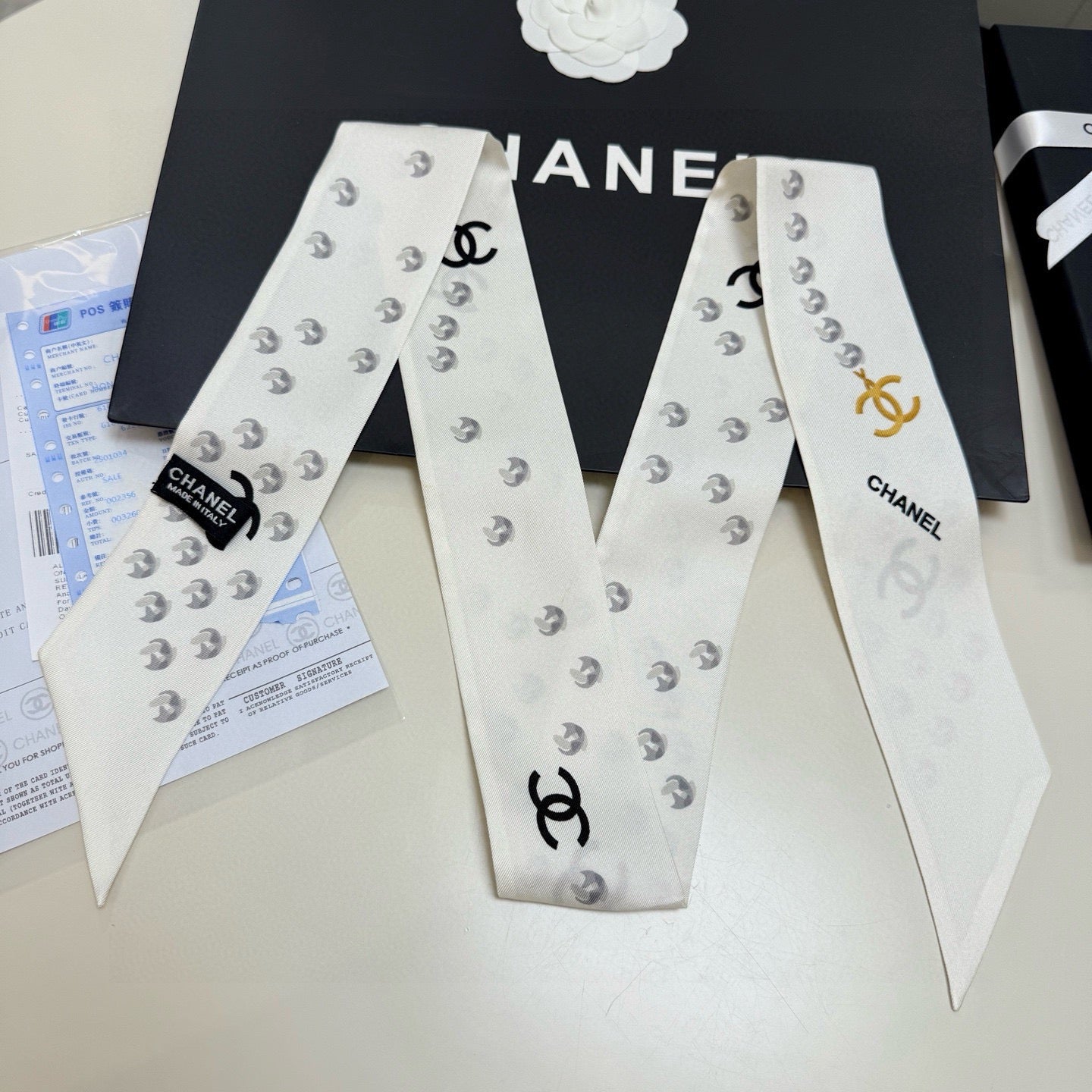 CC  Twilly Mini Scarf 120cm White Mulberry Silk 949112